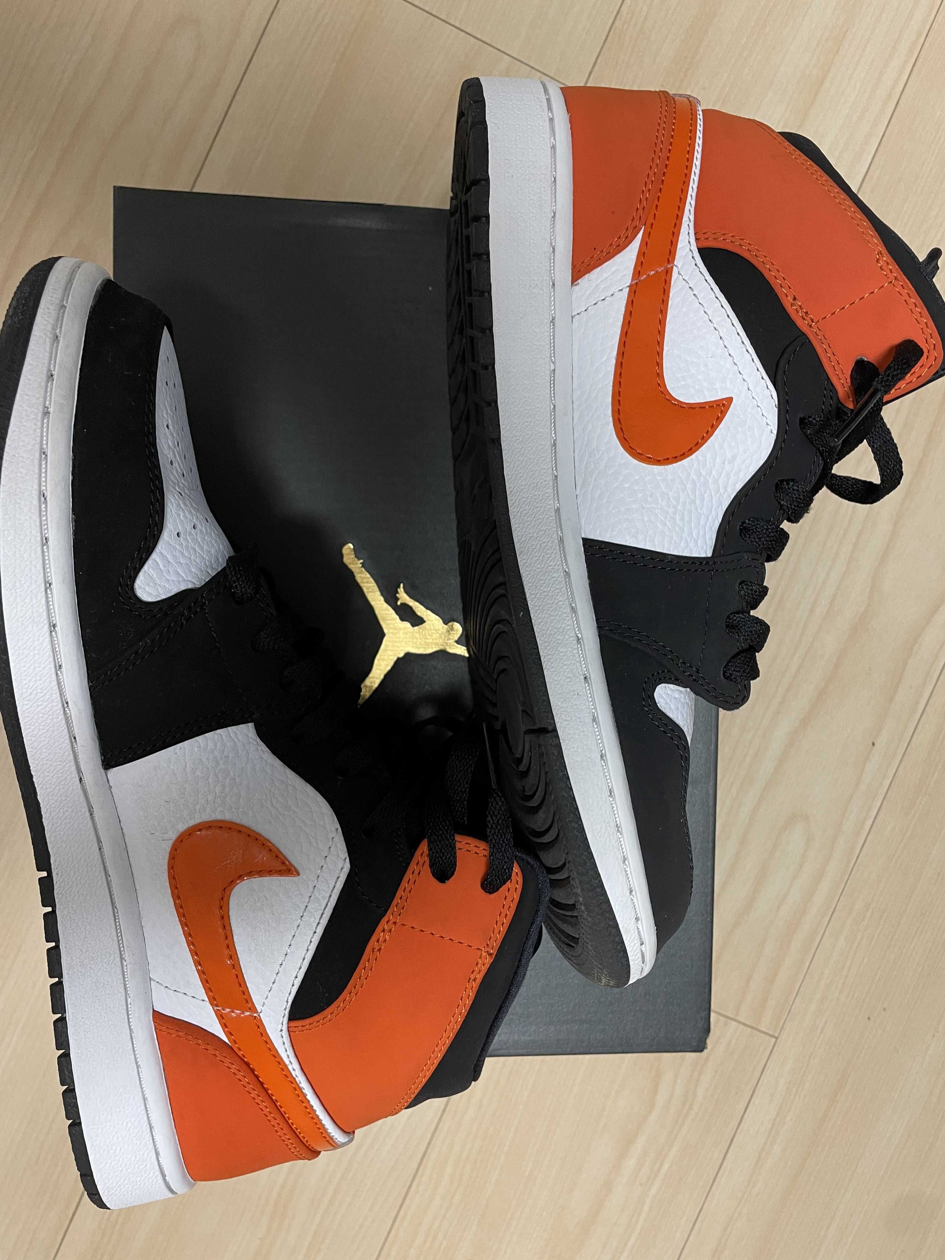 NIKE AIR JORDAN 1 MID "SHATTERED BACKBOARD"