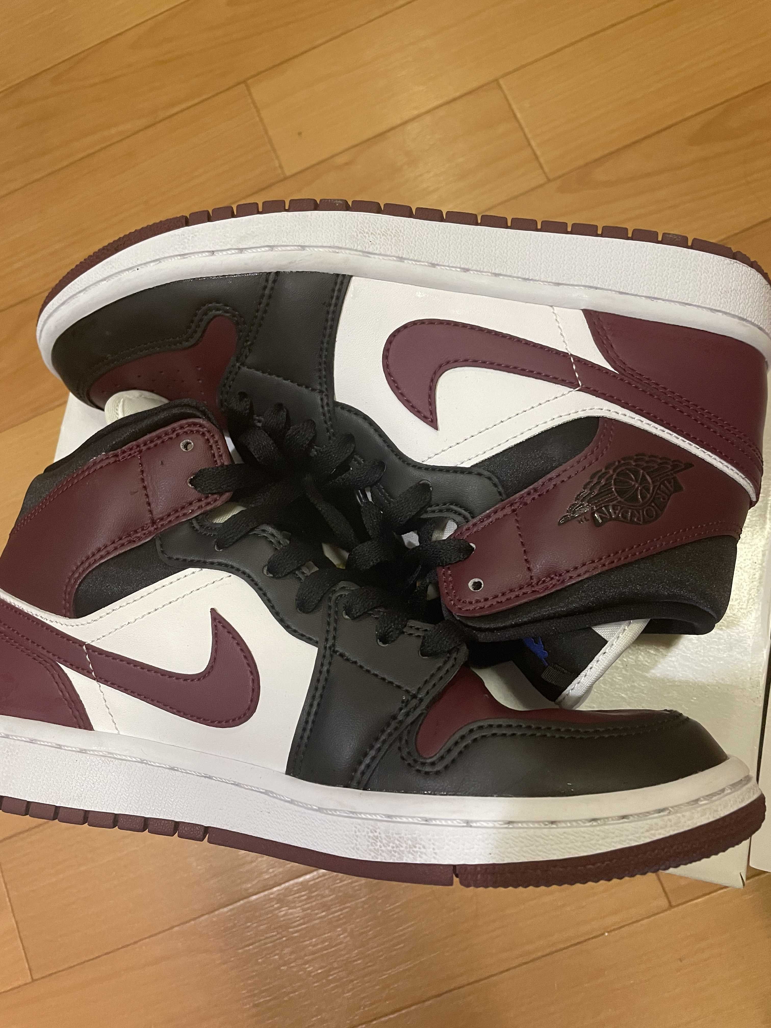 NIKE Women's AIR JORDAN 1 MID "DARK BEETROOT"