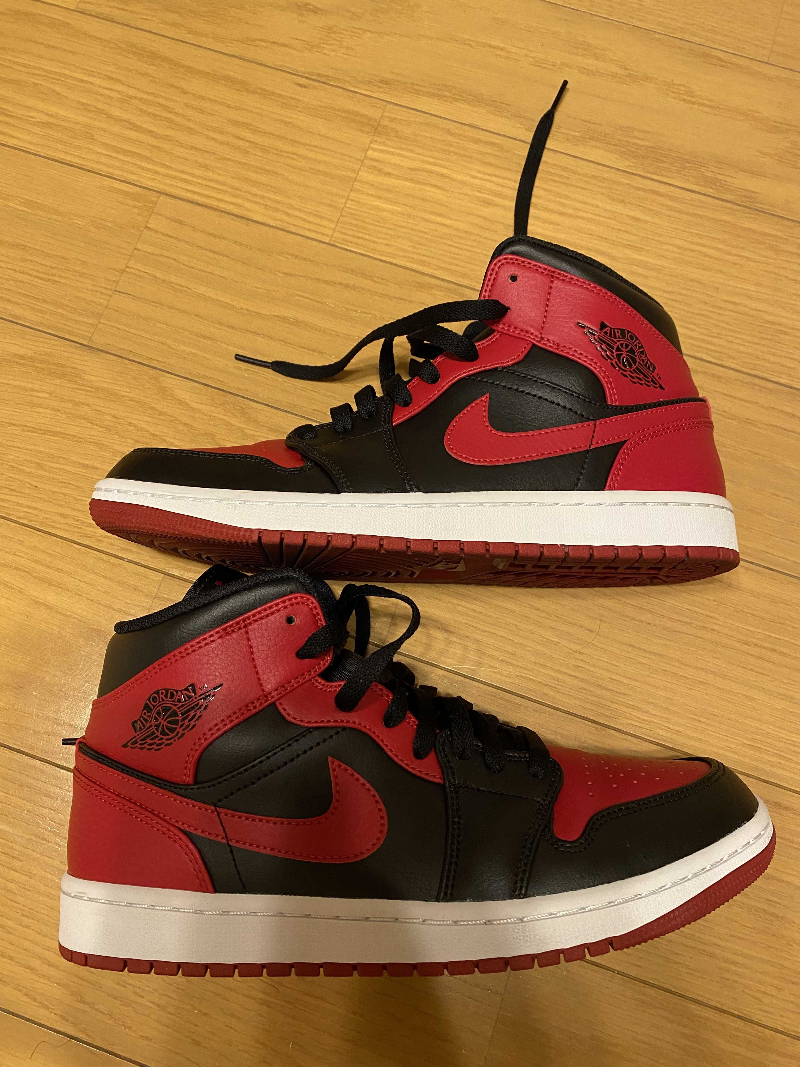 Nike Air Jordan 1 Mid "Bred"
