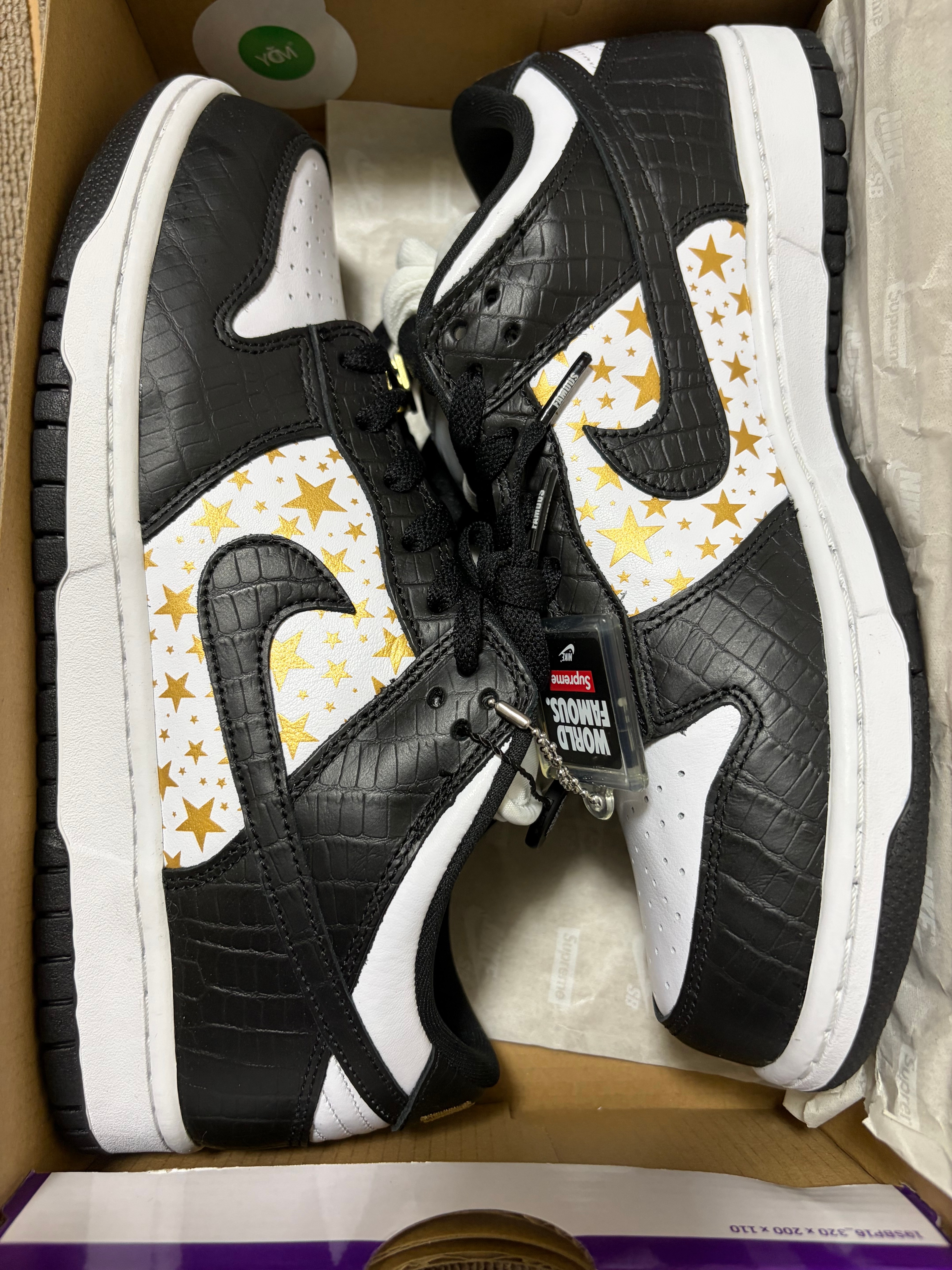 Supreme × Nike SB Dunk Low OG QS Gold Stars "White/Black"