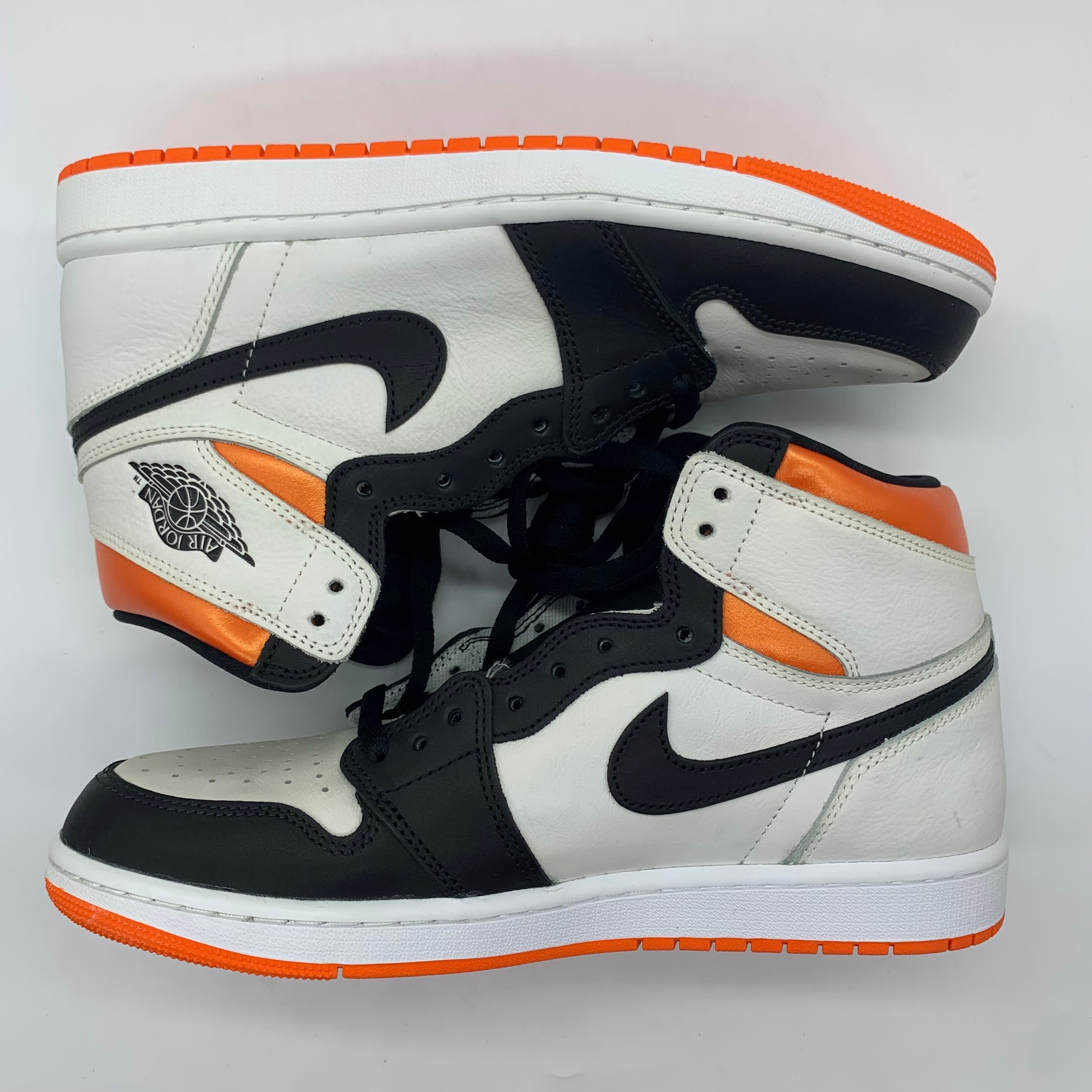 Nike Air Jordan 1 Retro High OG "Electro Orange"