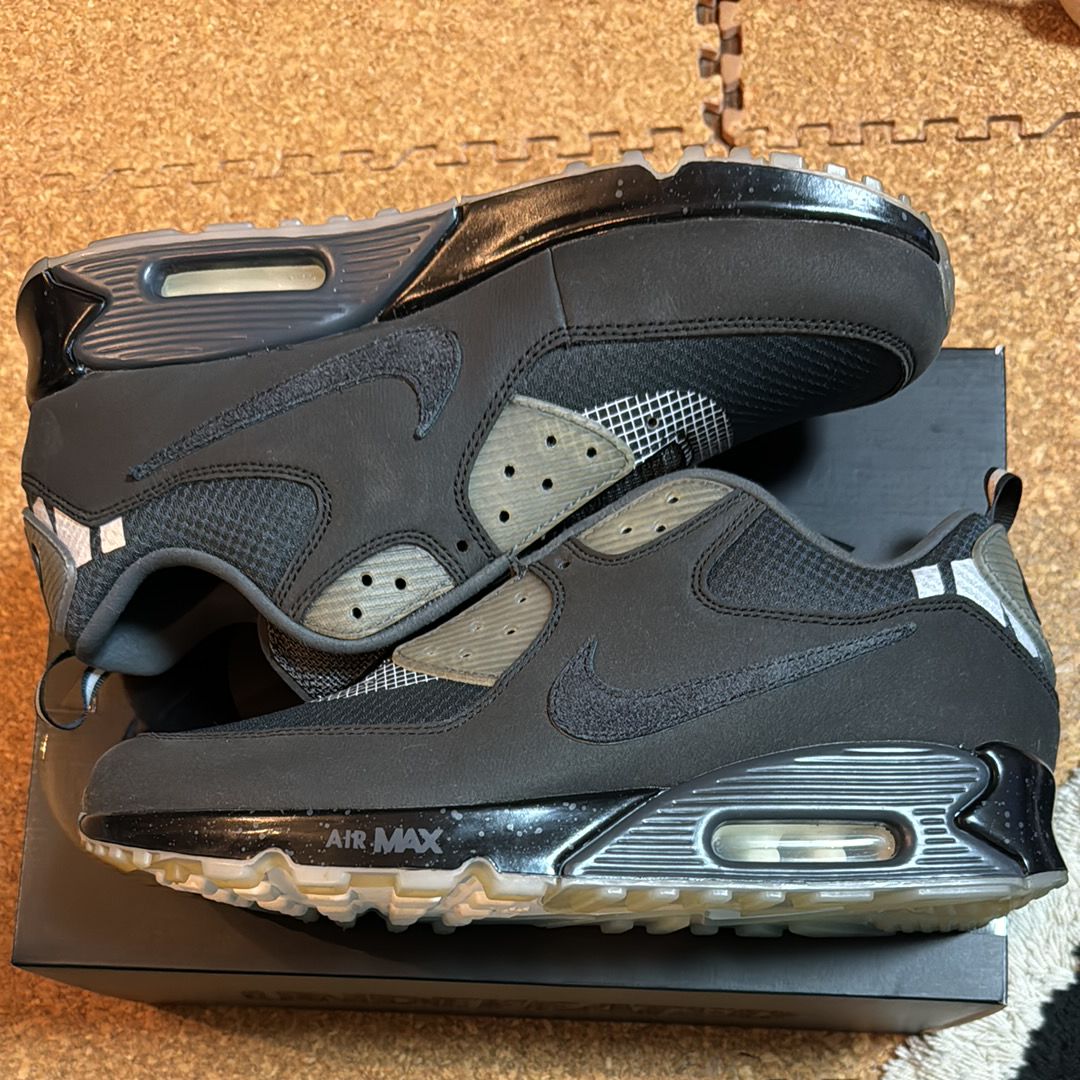 UNDEFEATED × Nike Air Max 90 "Black/Rush Pink"