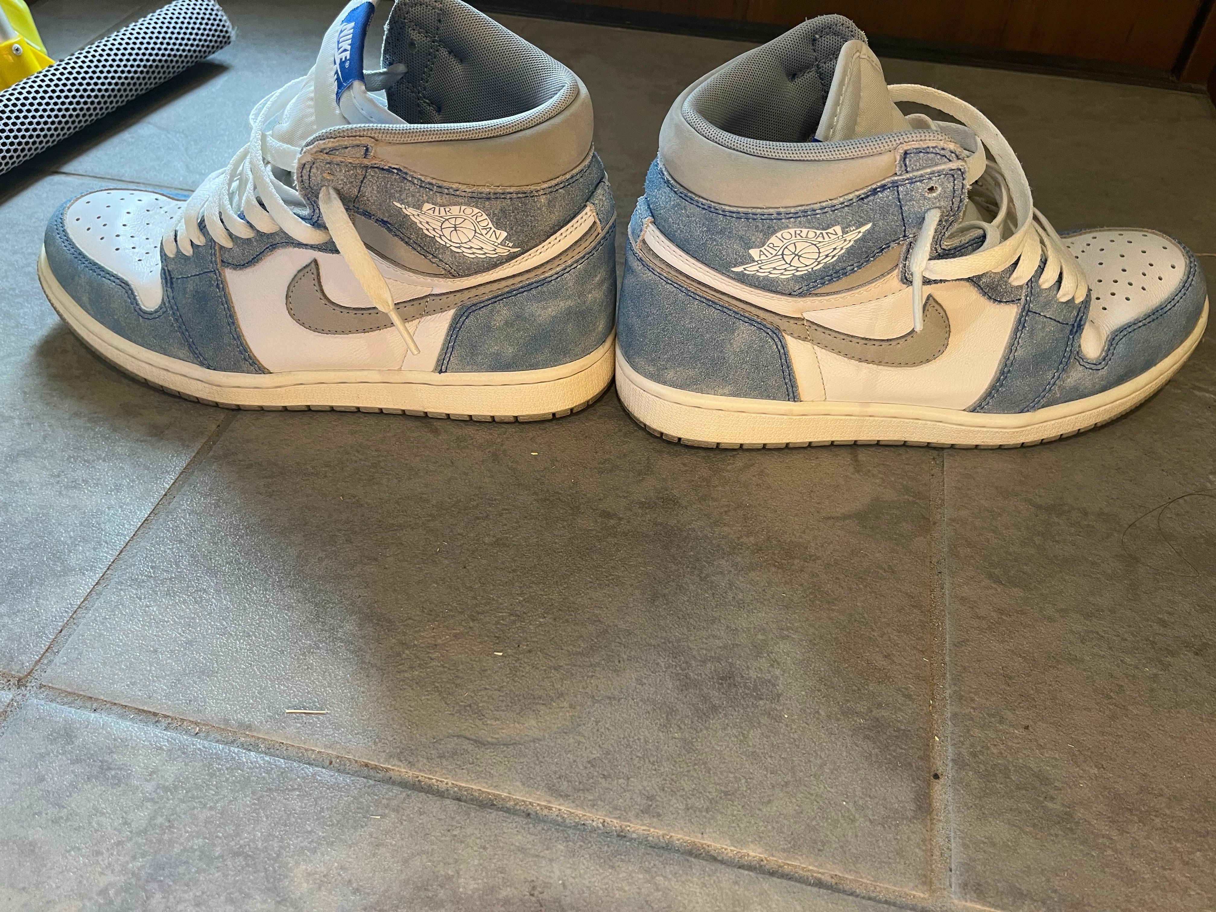Nike Air Jordan 1 High OG "Hyper Royal"