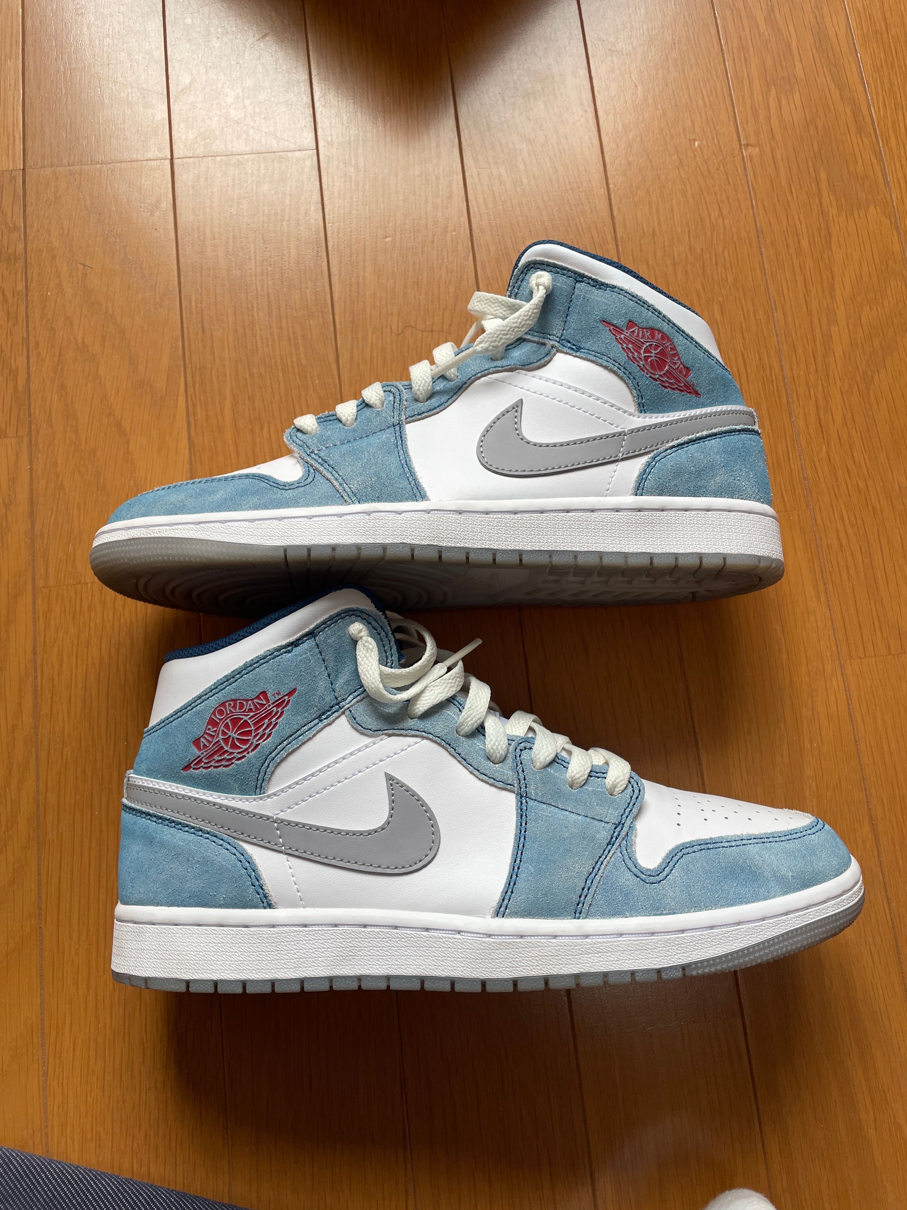 Nike Air Jordan 1 Mid SE "White/Hyper Royal/Red"