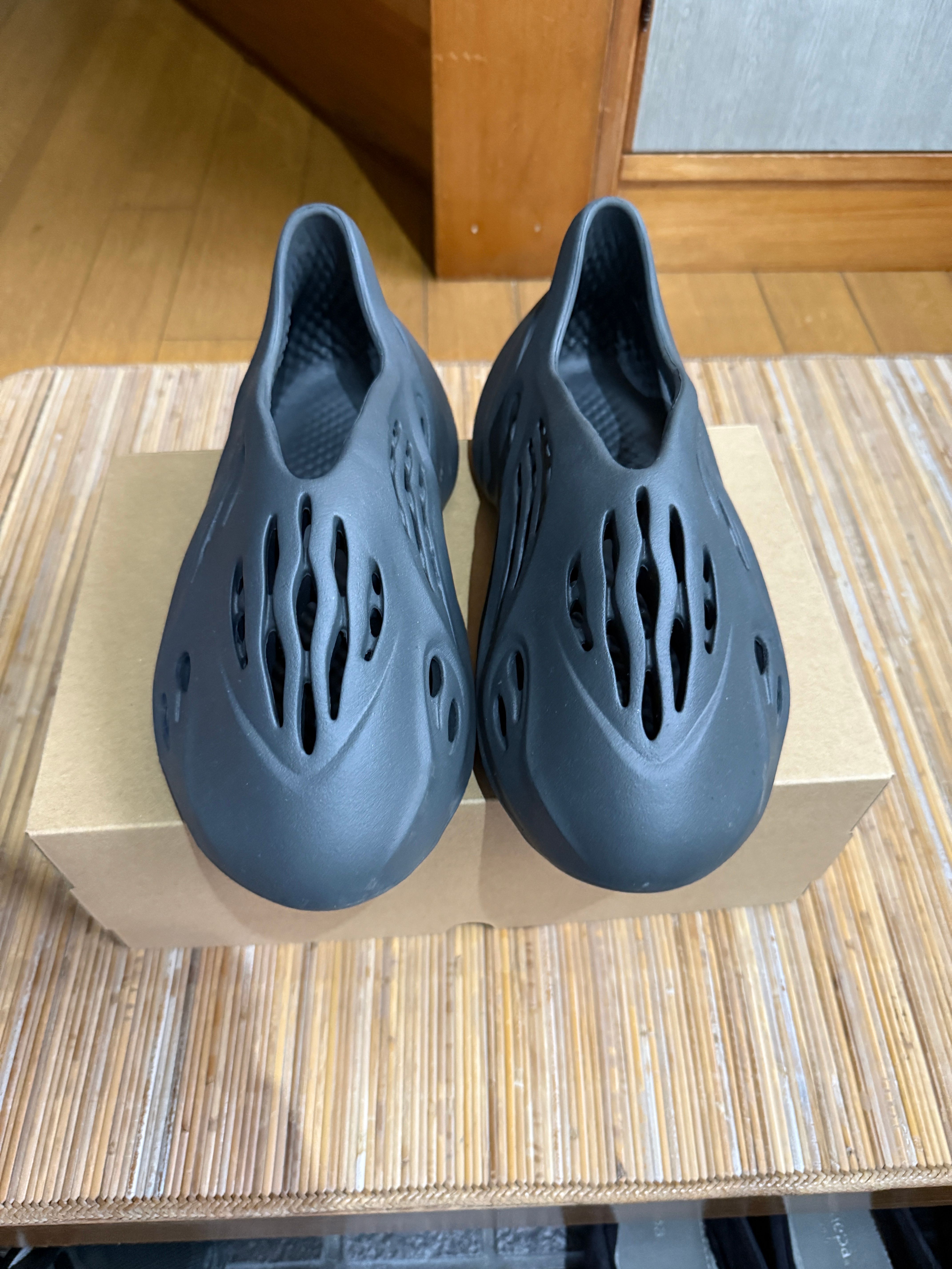 Yeezy Foam Runner(イージー フォームランナー) 人気の新作/中古