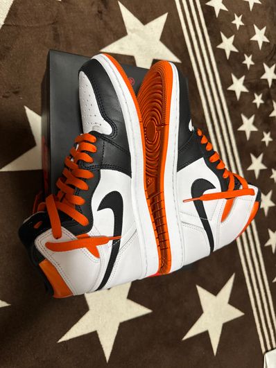 Nike Air Jordan 1 Retro High OG "Electro Orange"