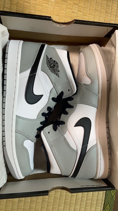 Nike Air Jordan 1 Mid "Light Smoke Grey/White/Black"