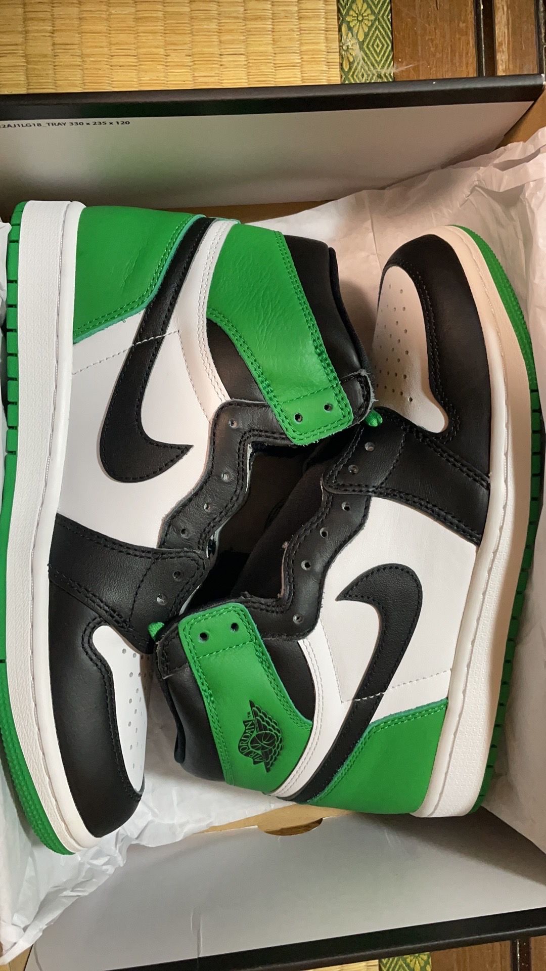 Nike Air Jordan 1 Retro High OG "Celtics/Black and Lucky Green" (2023)