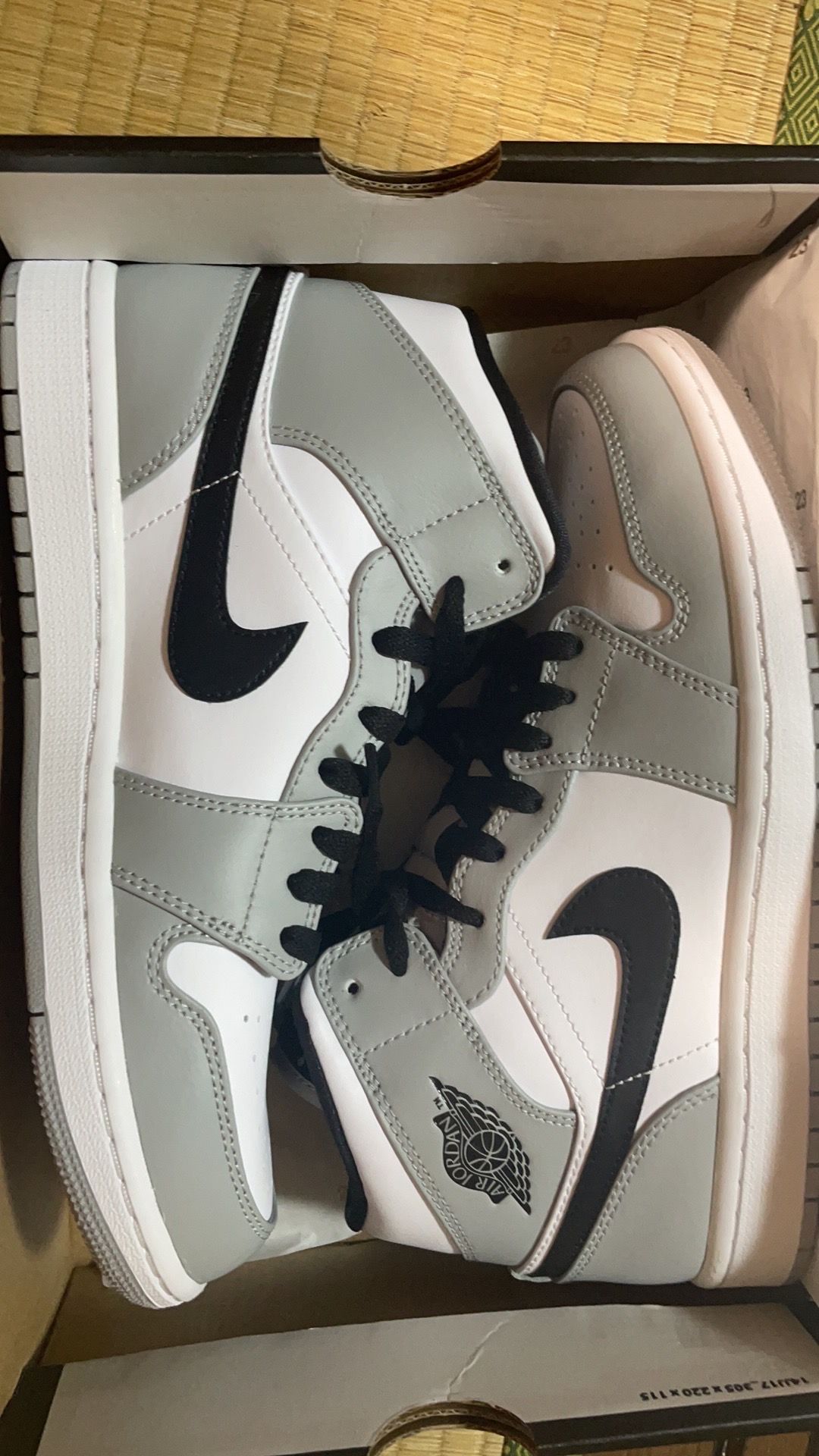 Nike Air Jordan 1 Mid "Light Smoke Grey/White/Black"