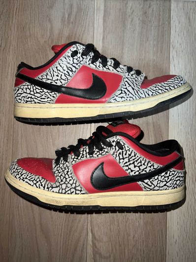 Supreme × Nike SB Dunk Low "Red Cement"(2012)