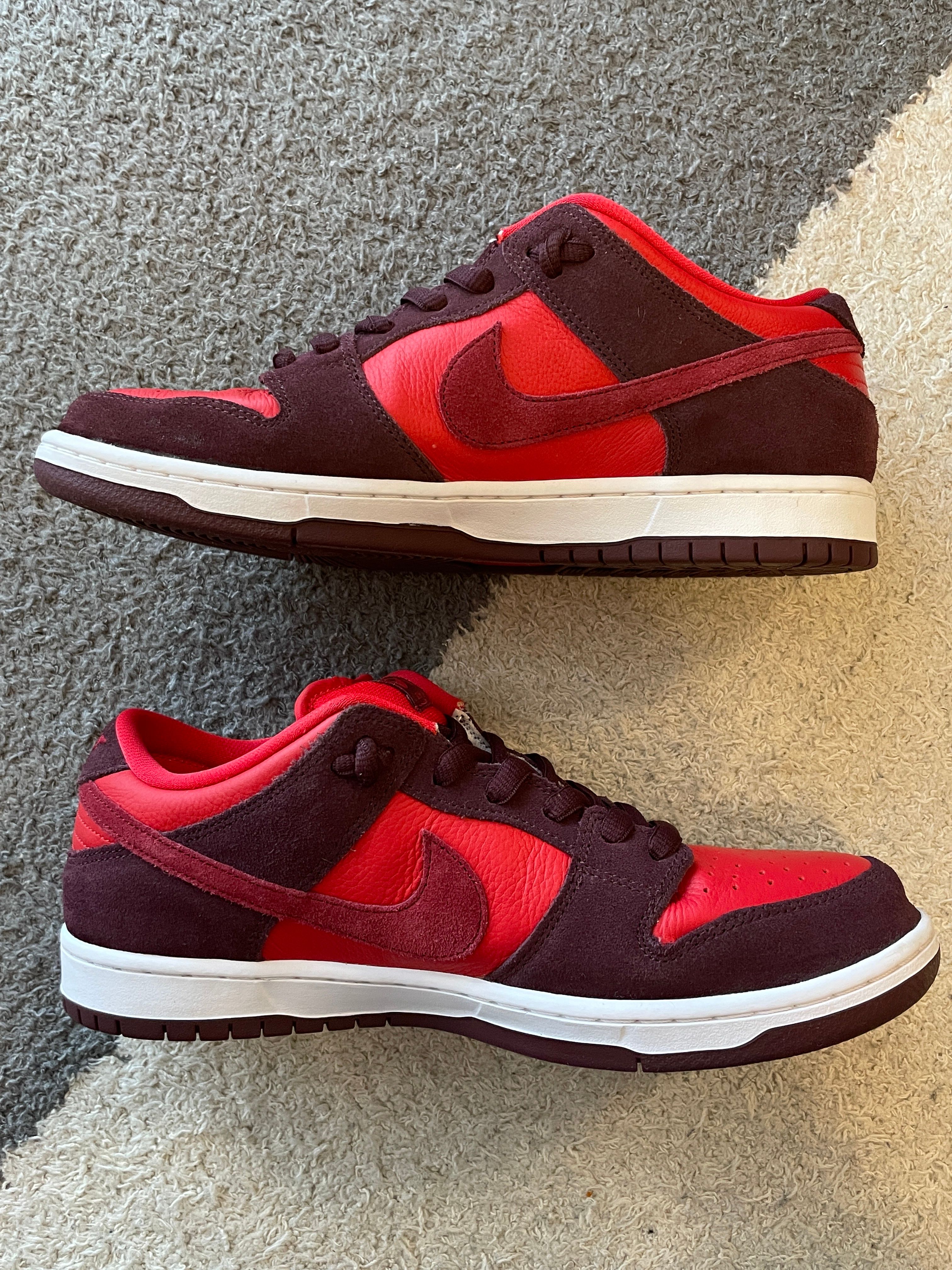 Nike SB Dunk Low "Cherry"