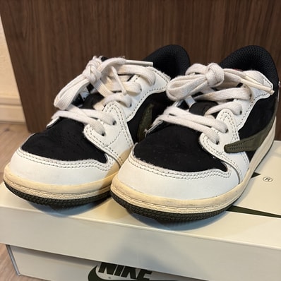 Travis Scott × Nike TD Air Jordan 1 Low OG "Medium Olive"