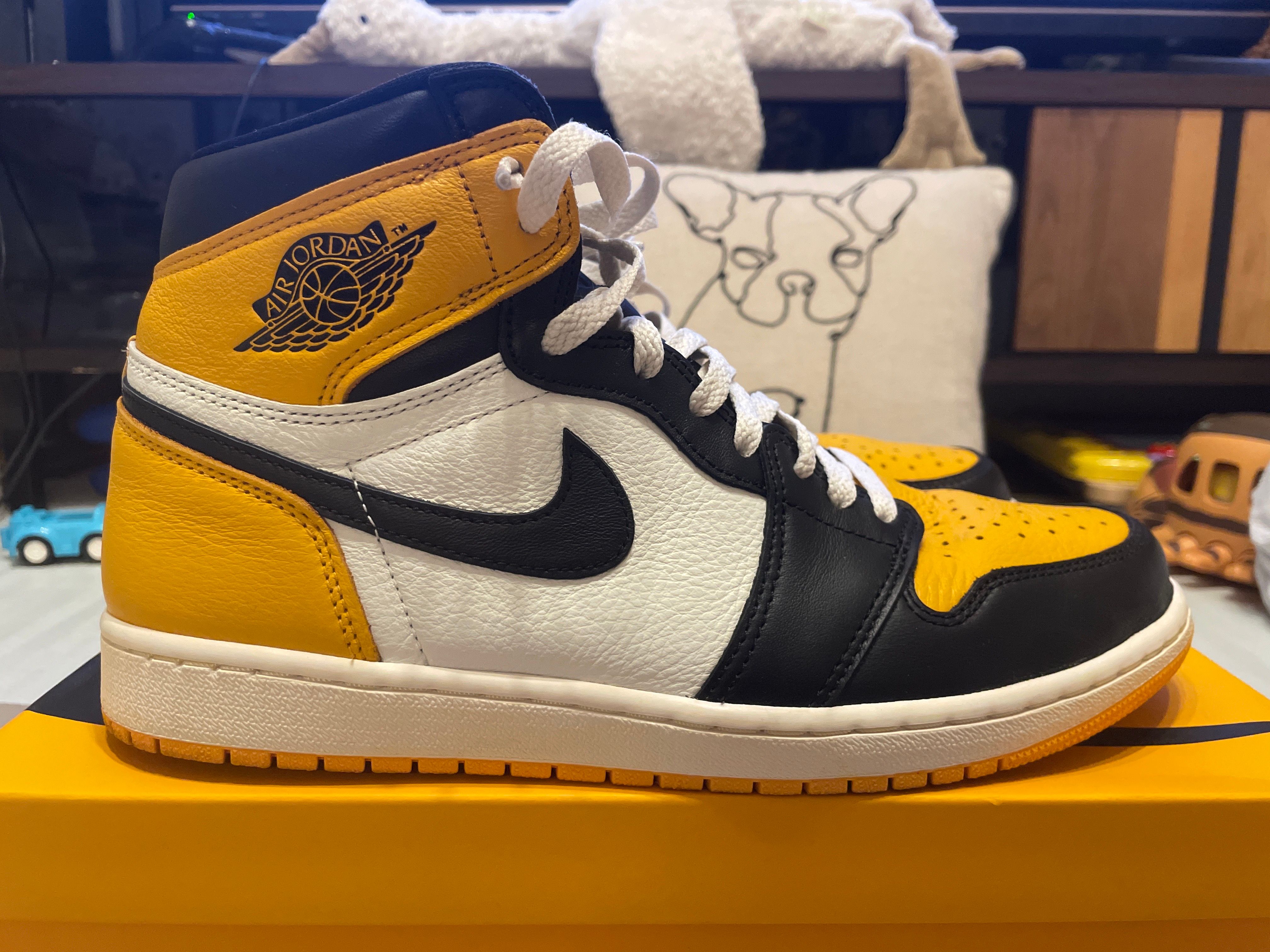 Nike Air Jordan 1 Retro High OG "Taxi"
