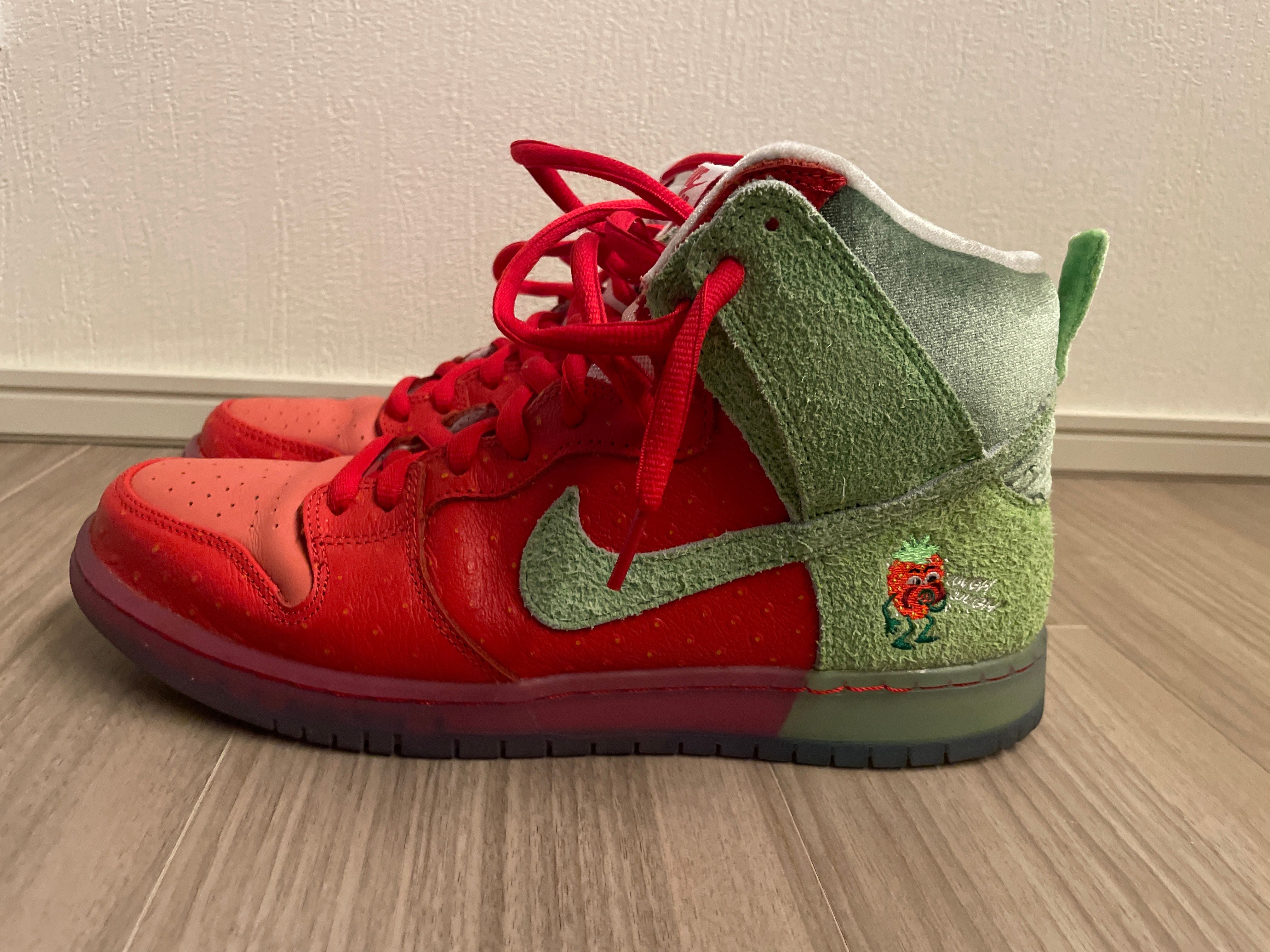 Nike SB Dunk High "Strawberry Cough"