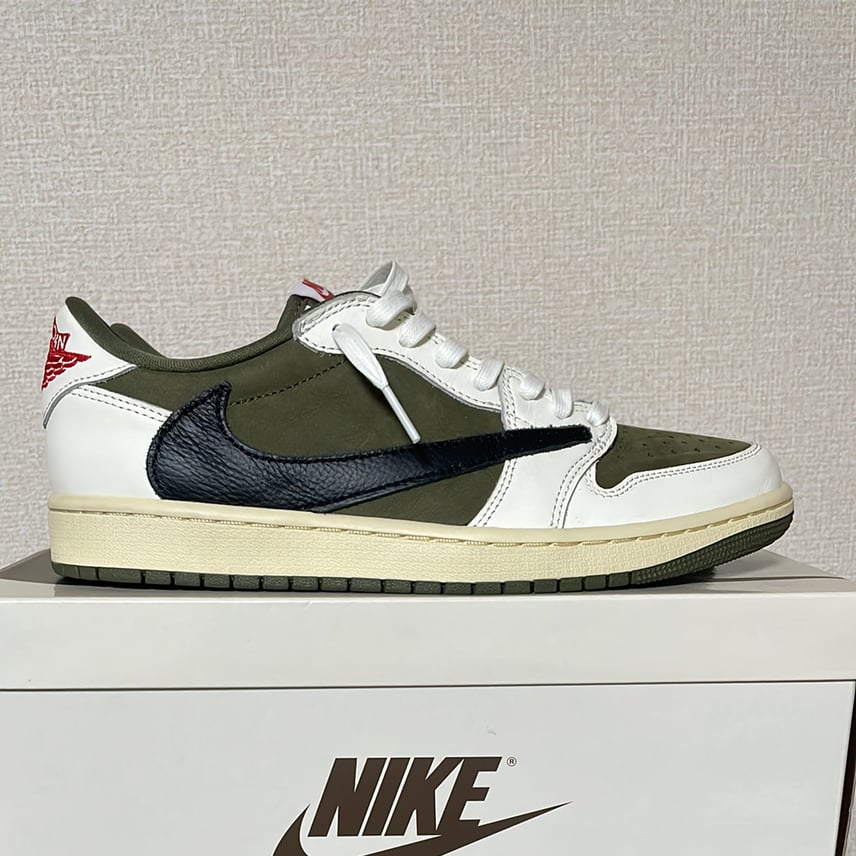 トラヴィススコット × ナイキ エアジョーダン1 ロー OG SP トラヴィススコット × ナイキ エアジョーダン1 ロー OG SP