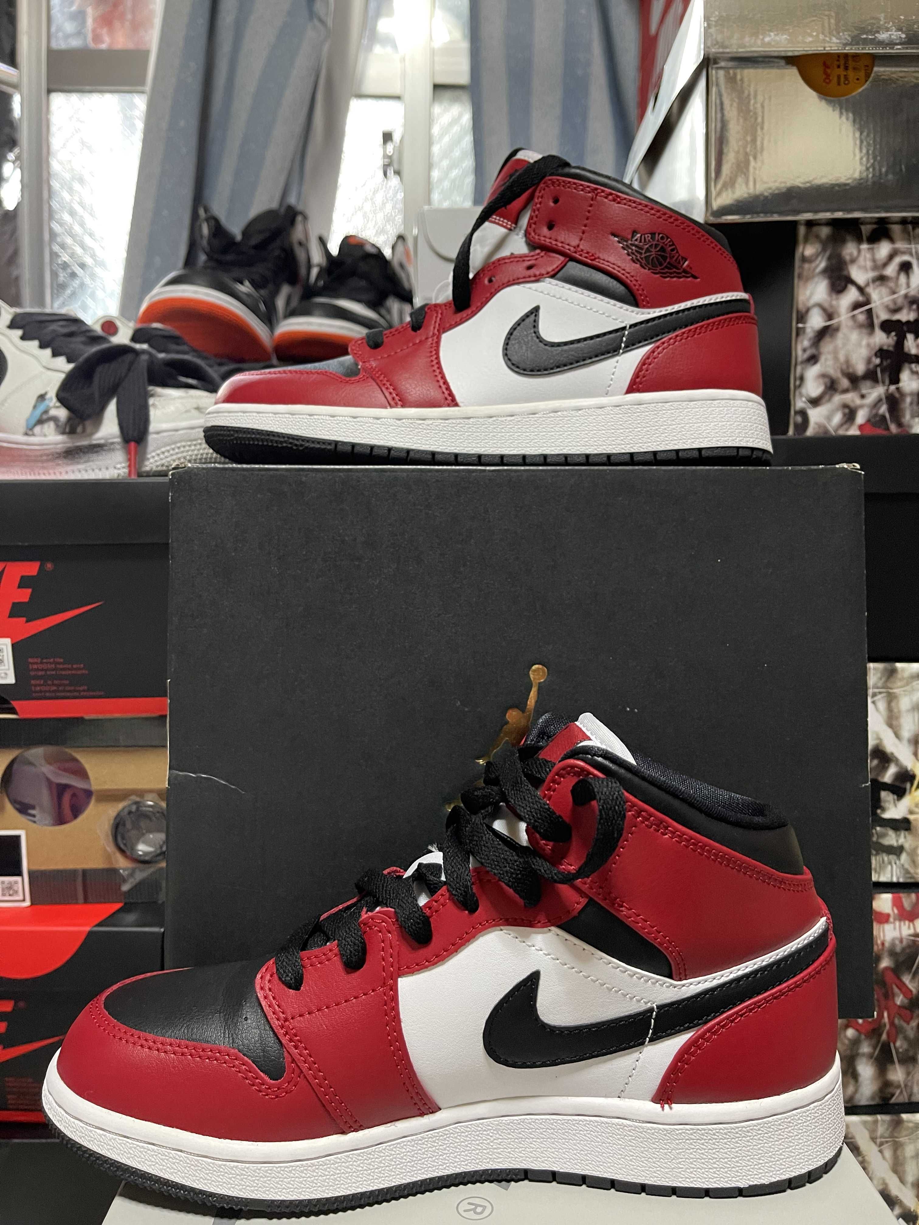 Nike GS Air Jordan 1 Mid "Black/Gym Red-White"