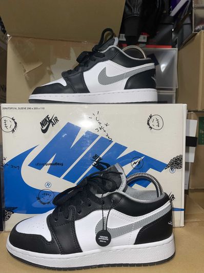 Nike GS Air Jordan 1 Low "Light Smoke Grey"