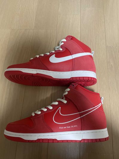 NIKE DUNK HIGH SE FIRST USE "UNIVERSITY RED"