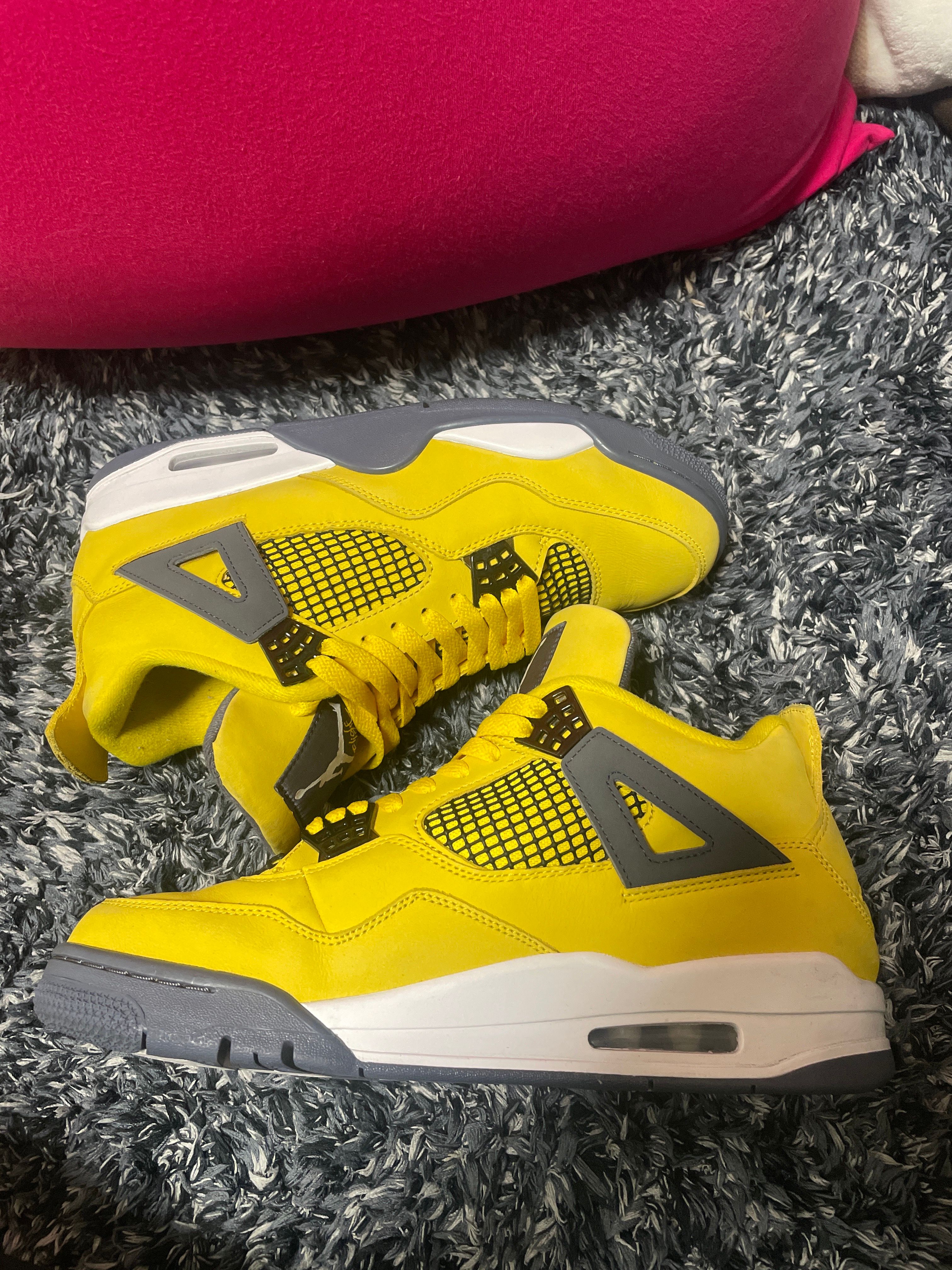Nike Air Jordan 4 "Tour Yellow"