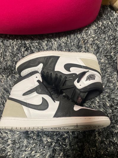 Nike Air Jordan 1 High OG "Bleached Coral"