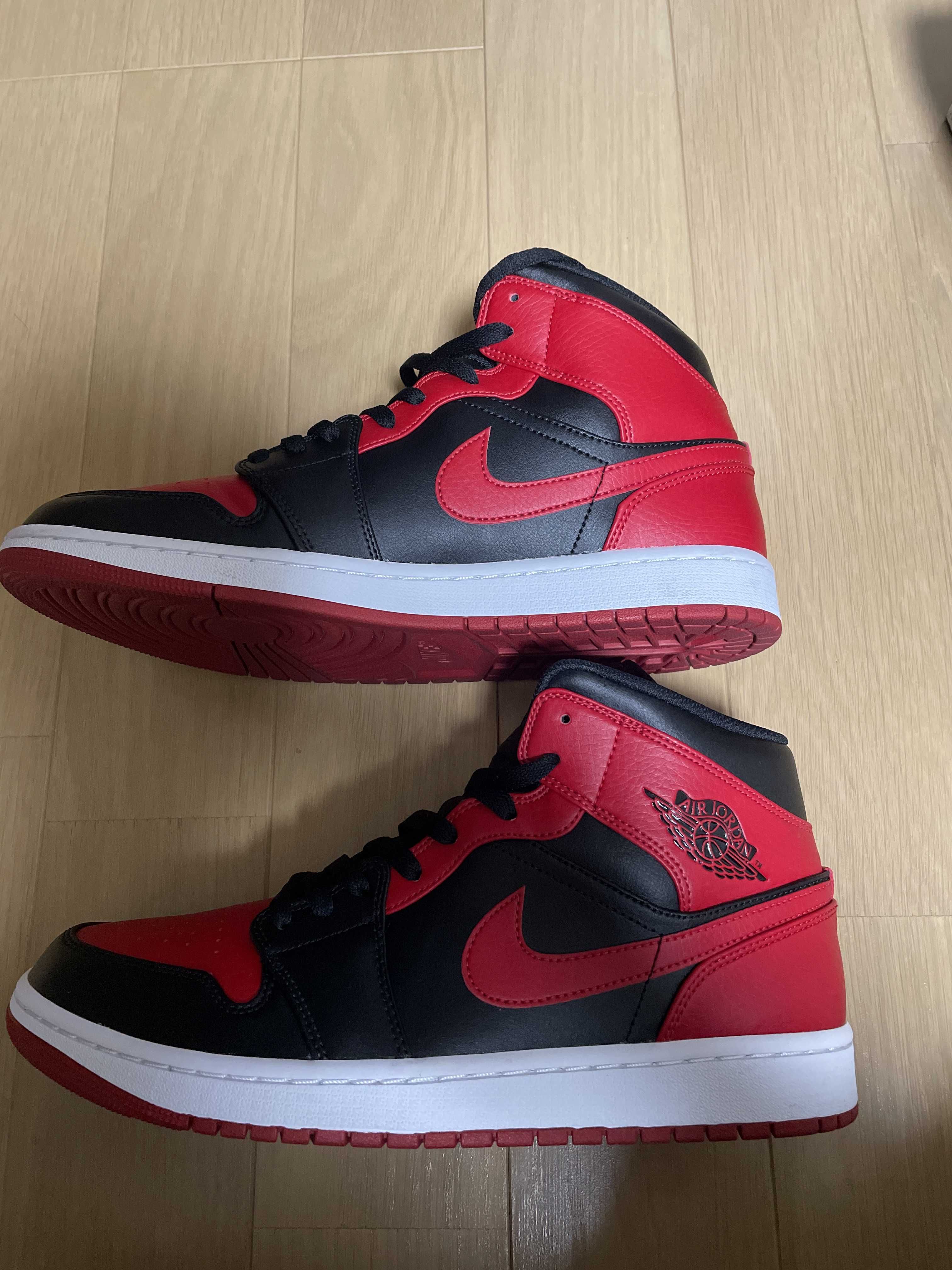 Nike Air Jordan 1 Mid "Bred"