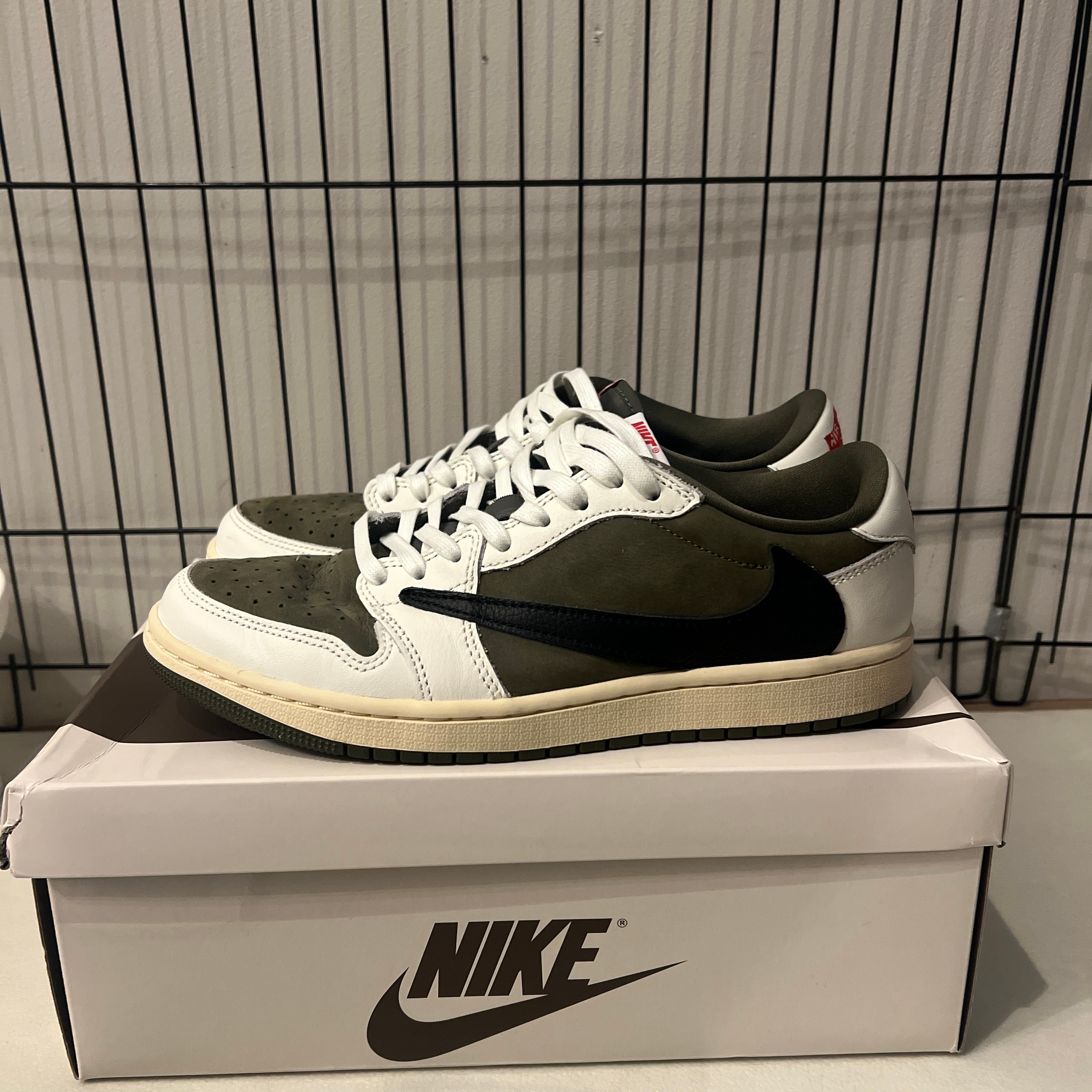 Travis Scott × Nike Air Jordan 1 Low OG SP "Reverse Olive"