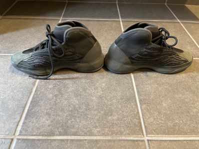 ADIDAS YEEZY Quantum "Onyx"