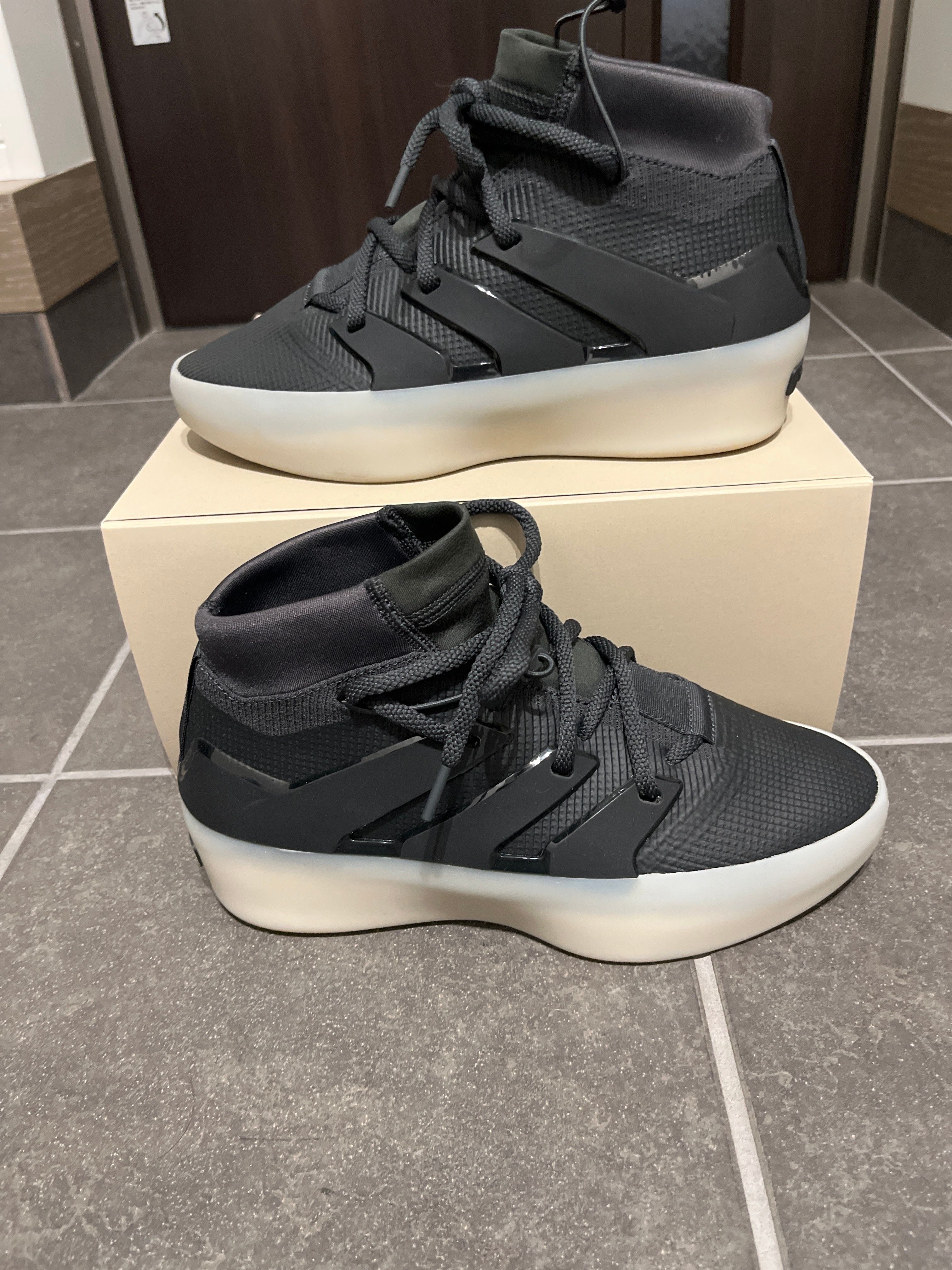 adidas FEAR OF GOD ATHLETICS 1 Basketball "Carbon"