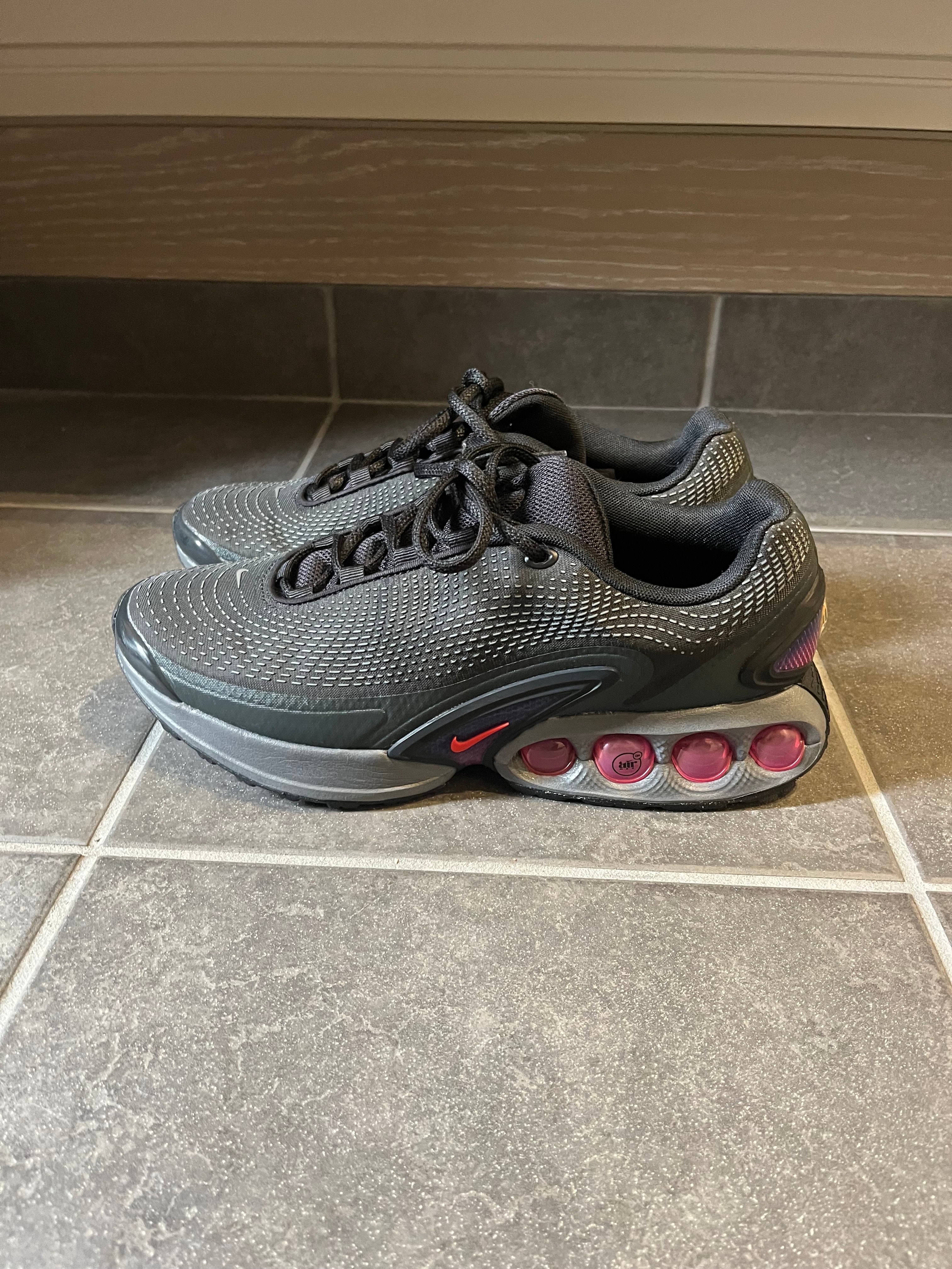 ナイキ エアマックスDN "オールナイト"