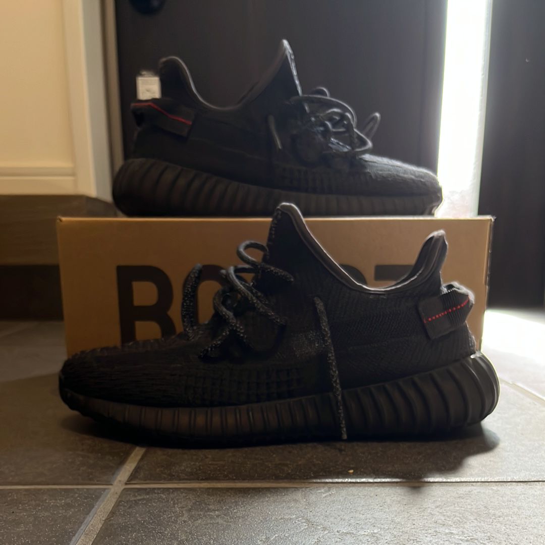adidas YEEZY Boost 350 V2 "Black"