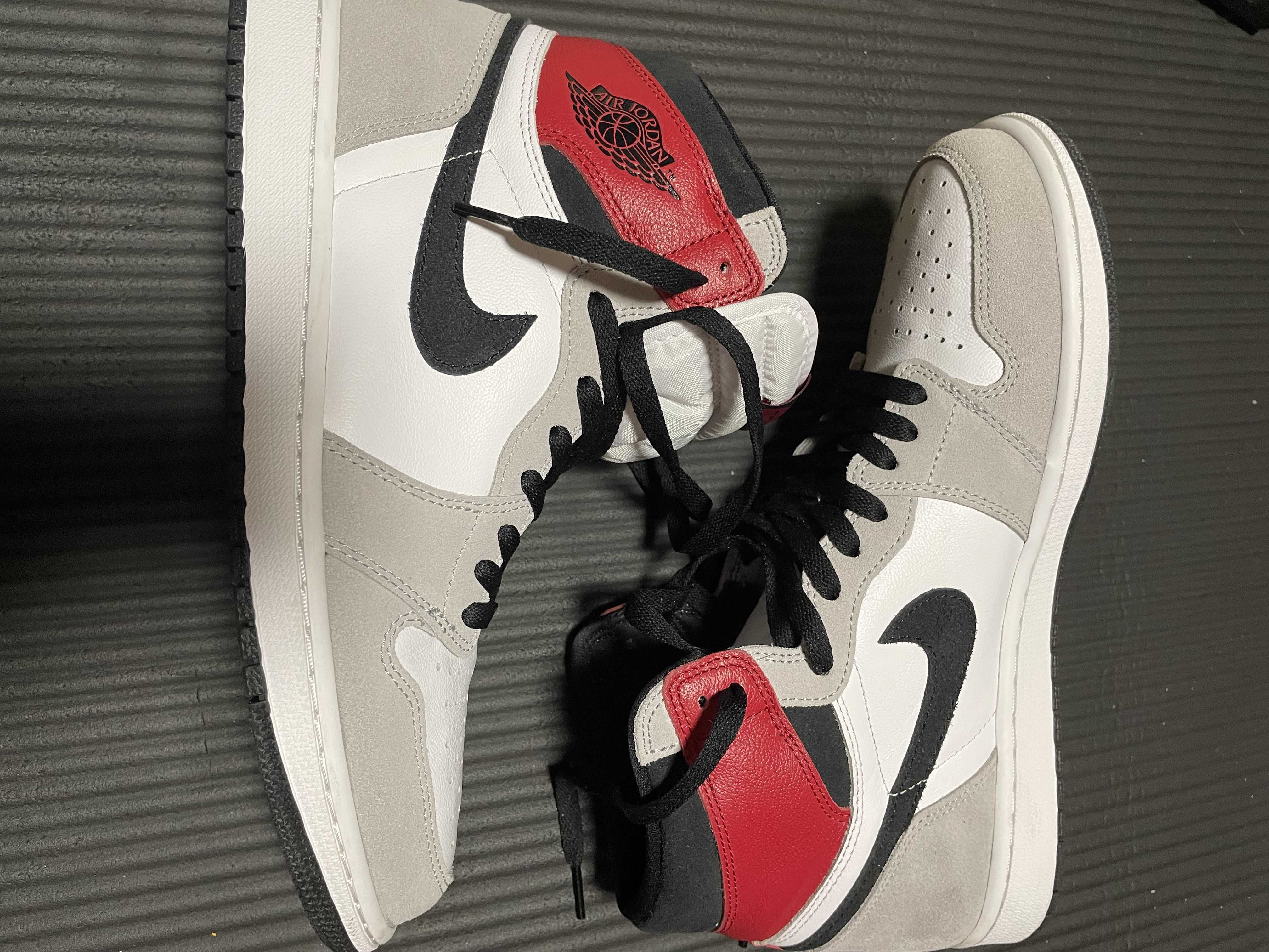 Nike Air Jordan 1 High OG "White/Black/Light Smoke Grey"
