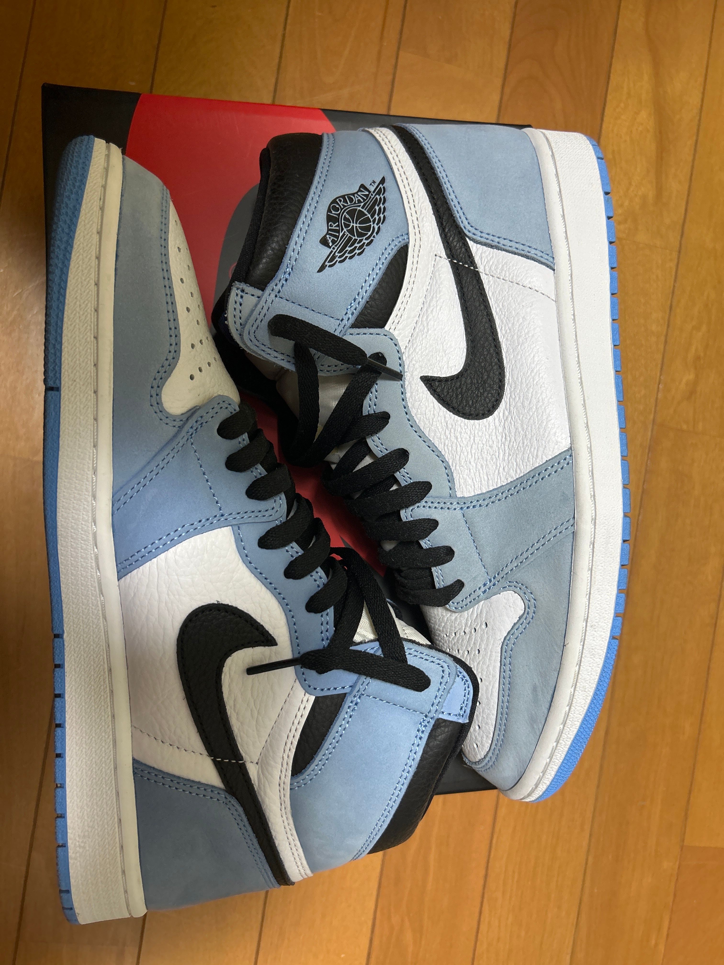 Nike Air Jordan 1 High OG "University Blue"