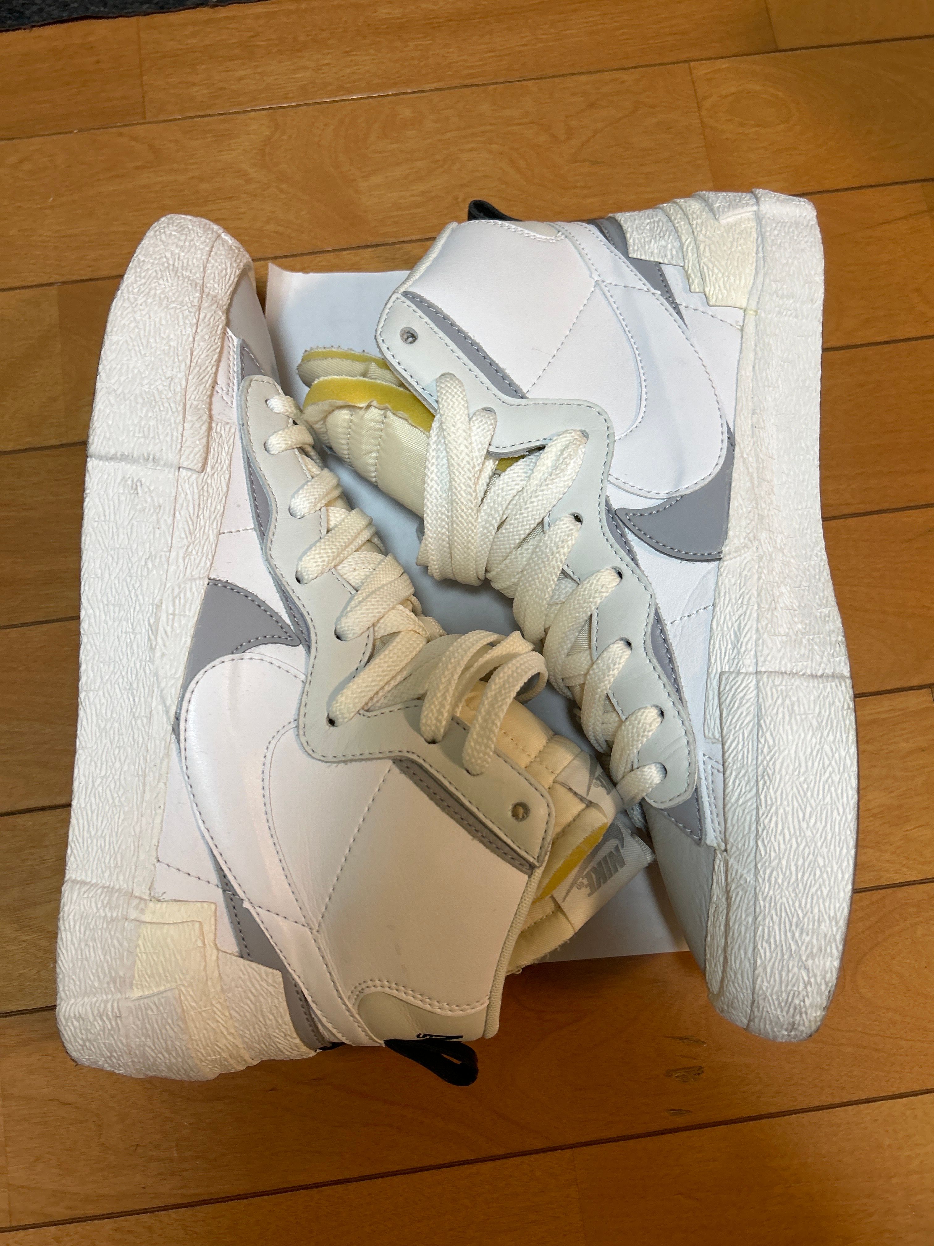 sacai × NIKE BLAZER MID "WHITE/WOLF GREY"