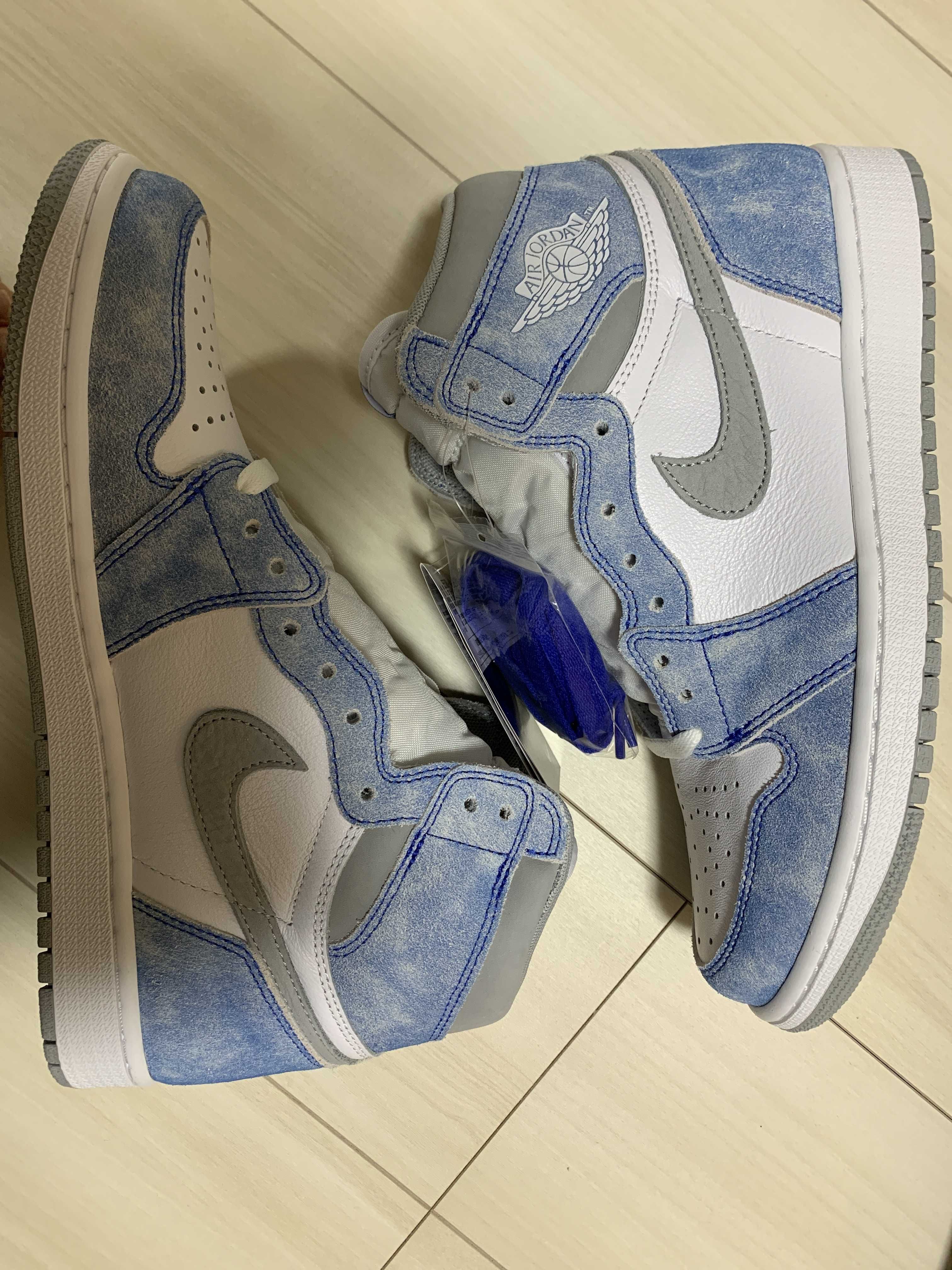 Nike Air Jordan 1 High OG "Hyper Royal"