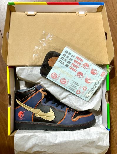 Gundam Unicorn × Nike SB Dunk High PRO QS "Banshee"