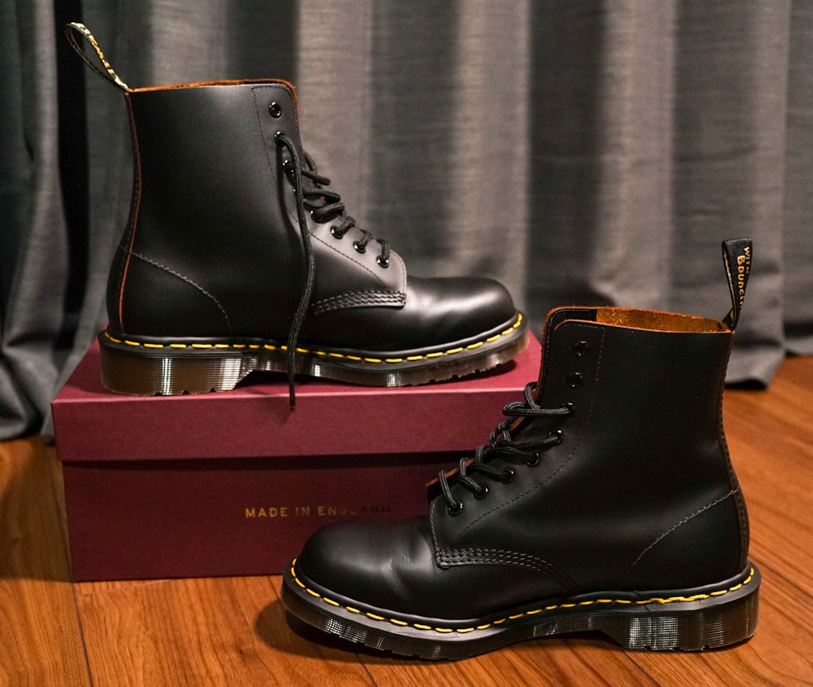 Dr.Martens 1460 8 Hole Boots "Black"