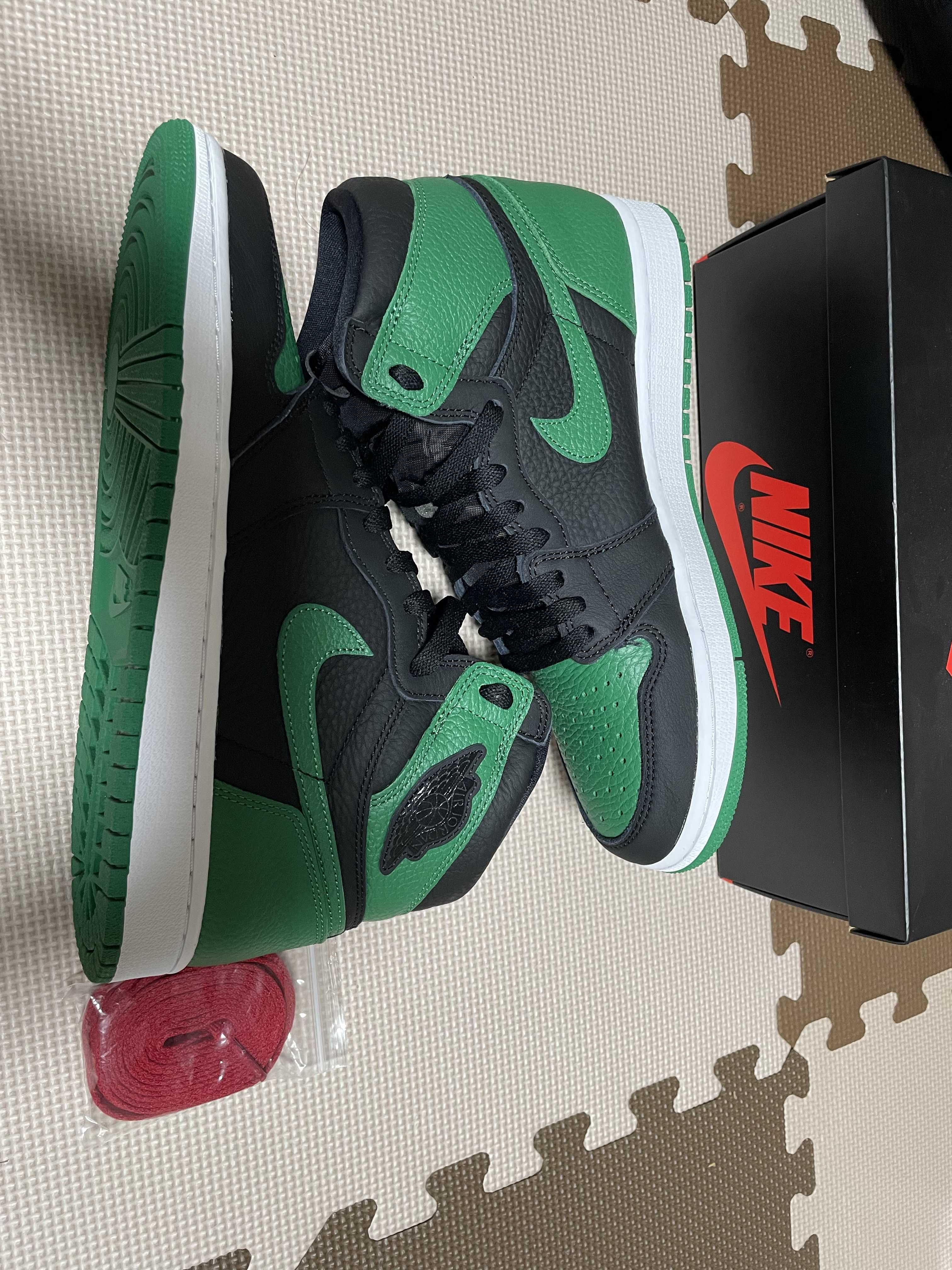 Nike Air Jordan 1 Retro High OG "Black/Pine Green" (2020)