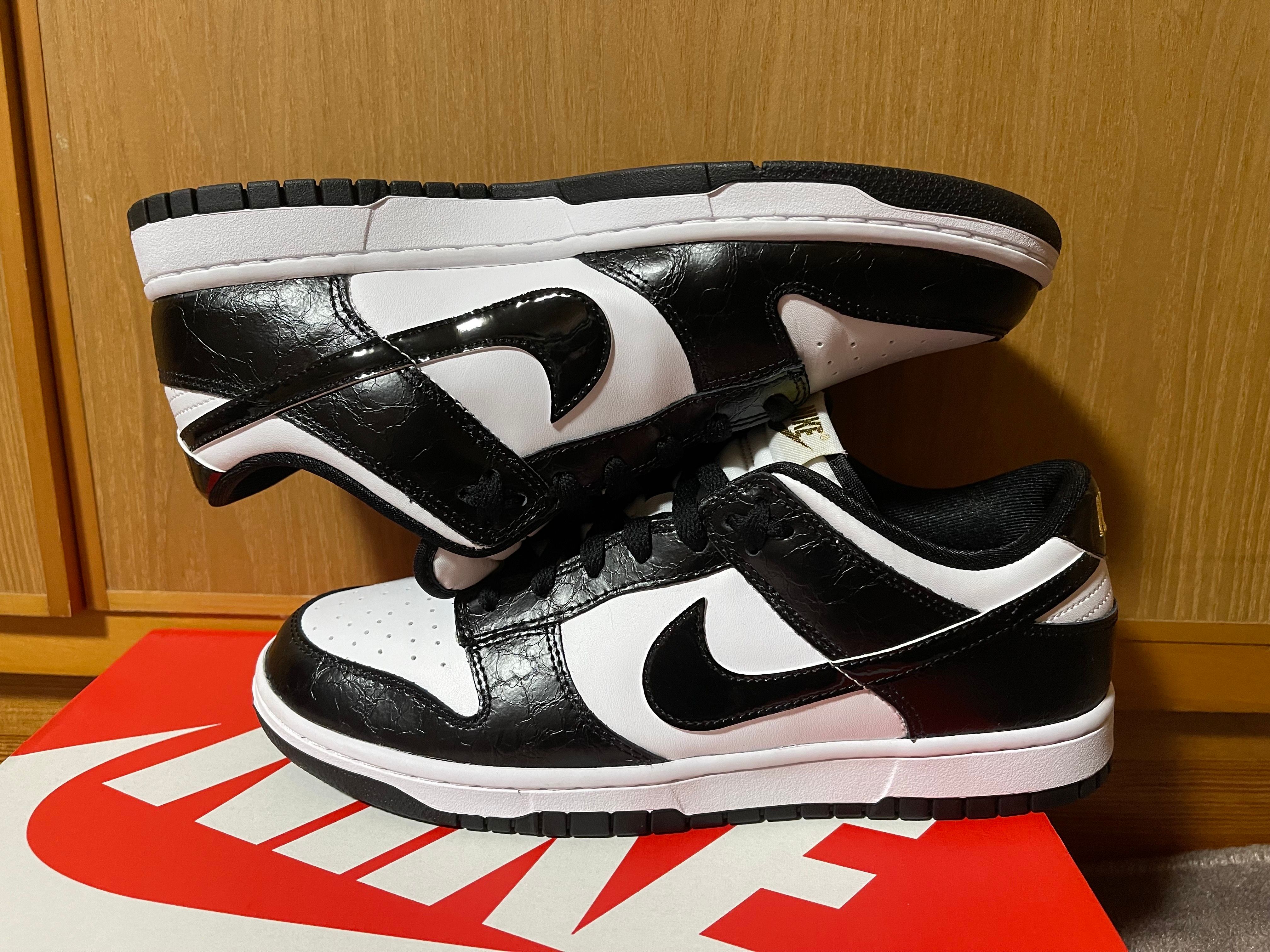 Nike Dunk Low Retro SE "World Champ/Black and White"