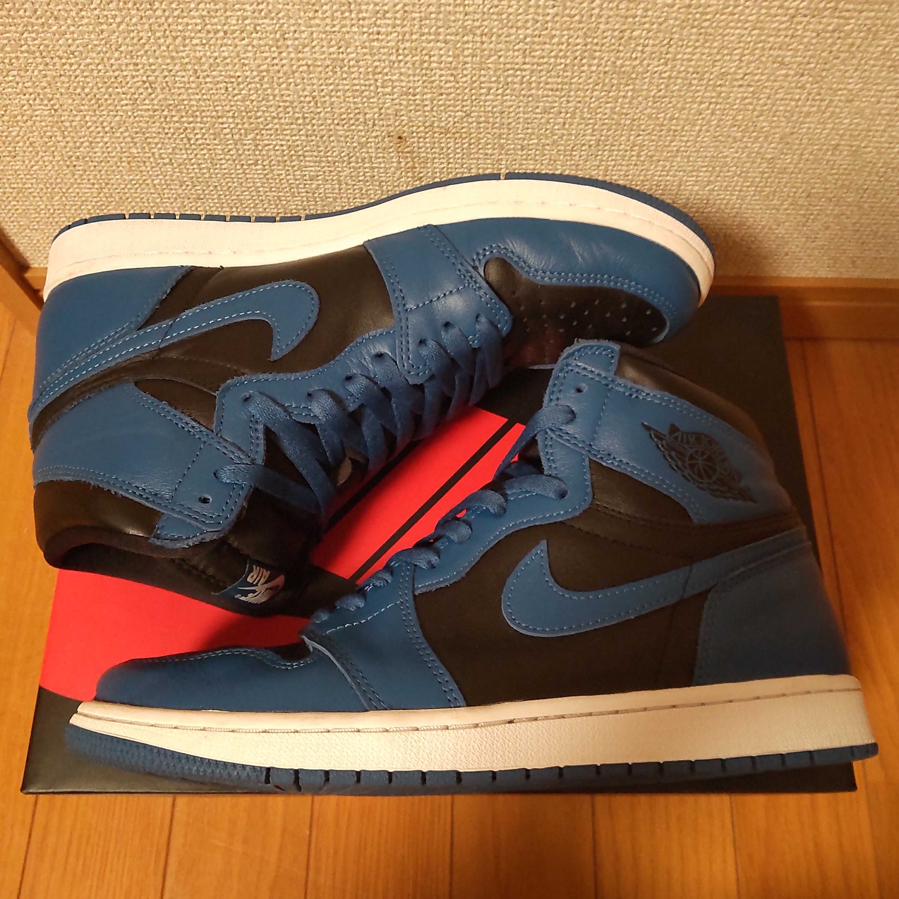 Nike Air Jordan 1 Retro High OG "Dark Marina Blue"
