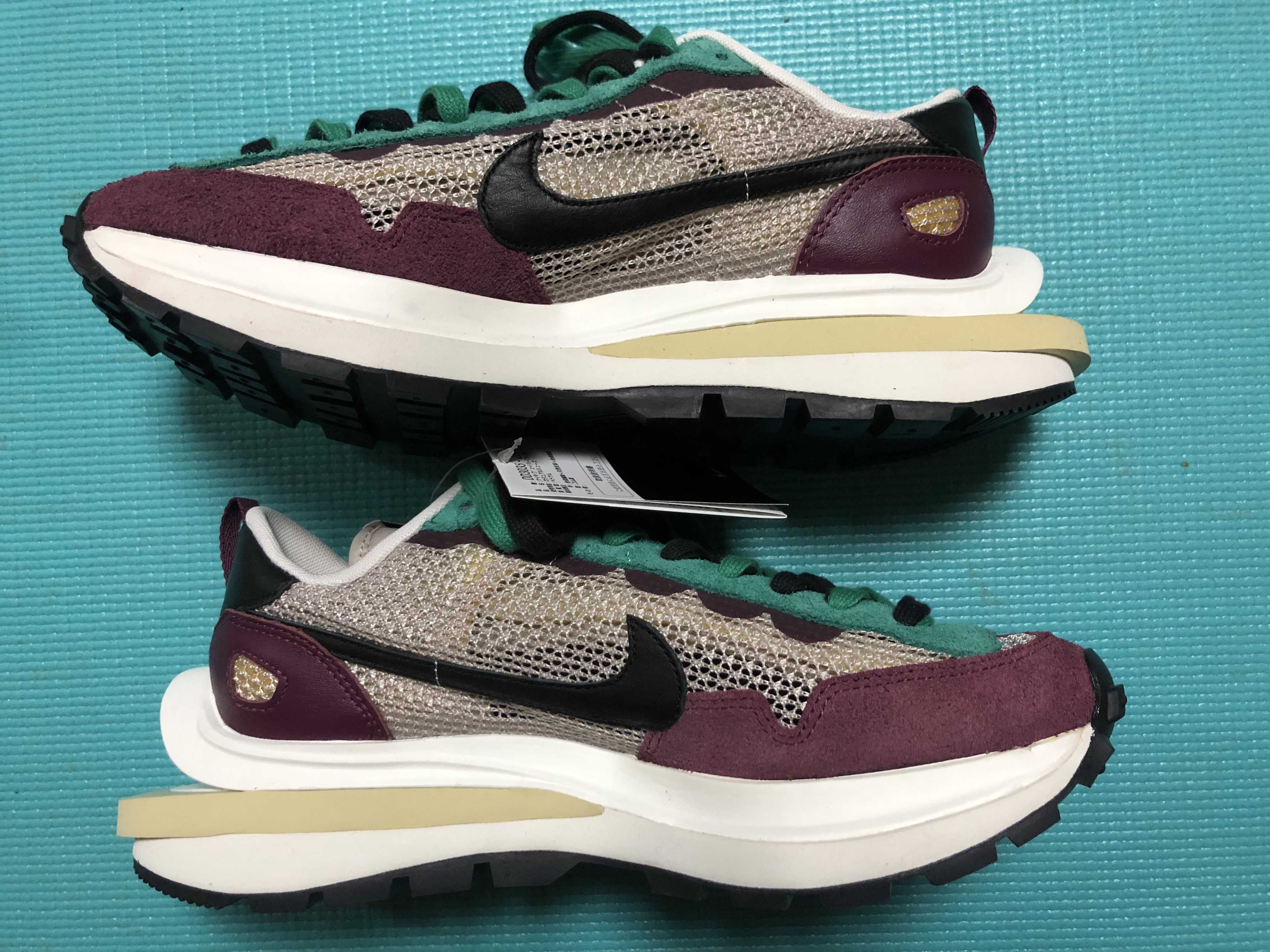 sacai × Nike Vapor Waffle "String/Red/Green"