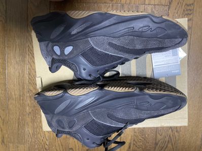 adidas YEEZY Boost 700 "Utility Black"
