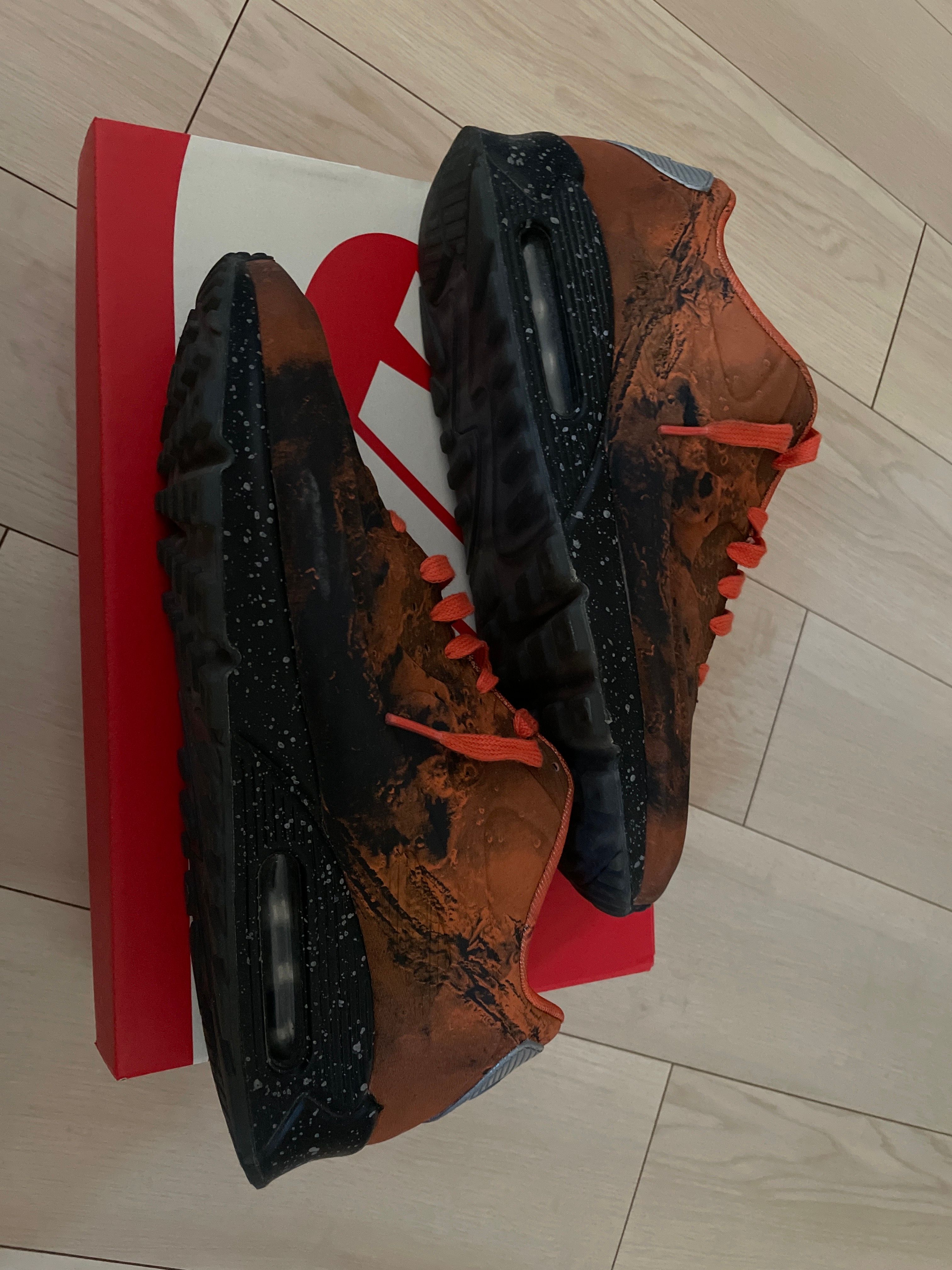 NIKE AIR MAX 90 QS "MARS LANDING"