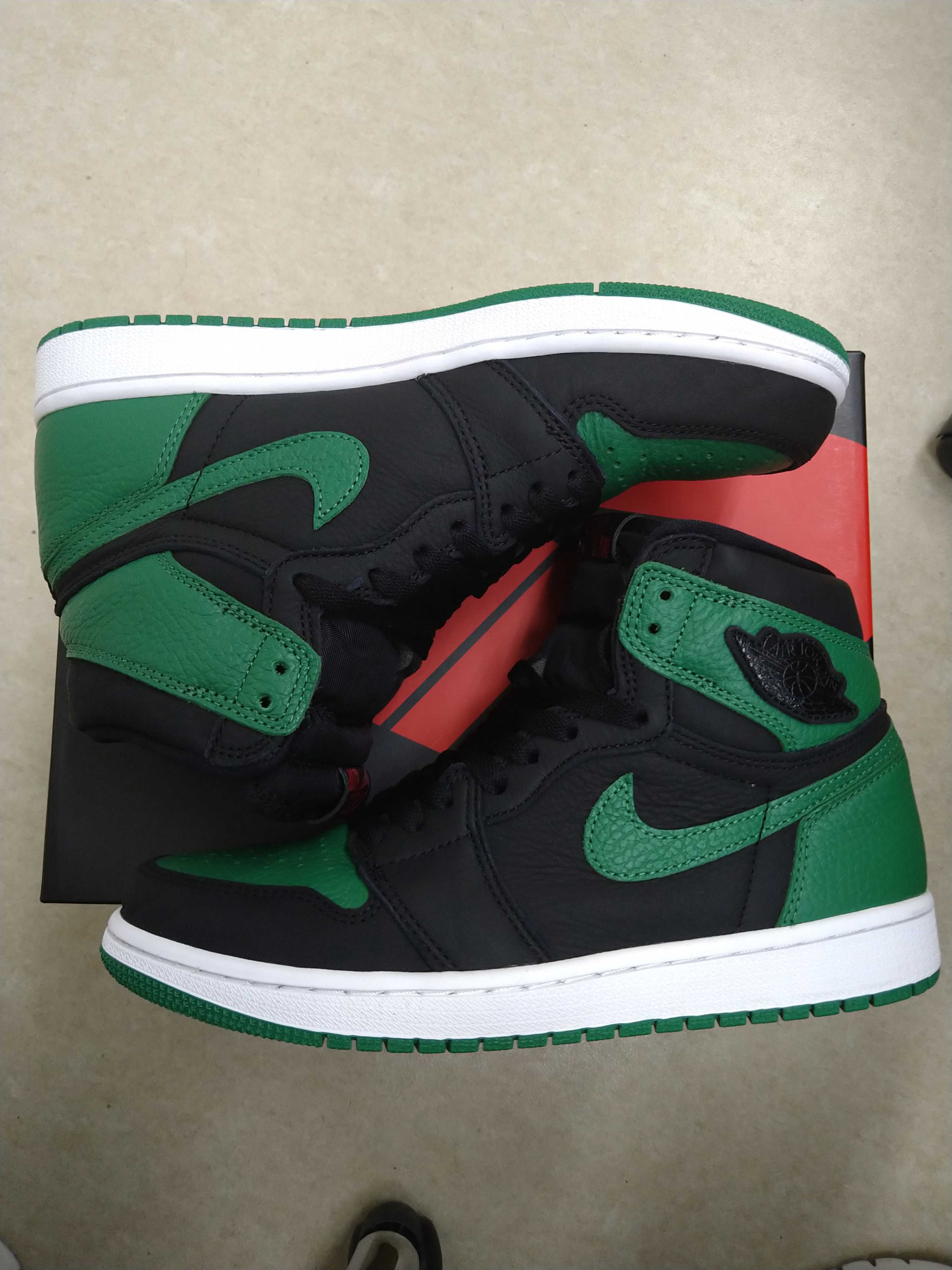 Nike Air Jordan 1 Retro High OG "Black/Pine Green" (2020)      