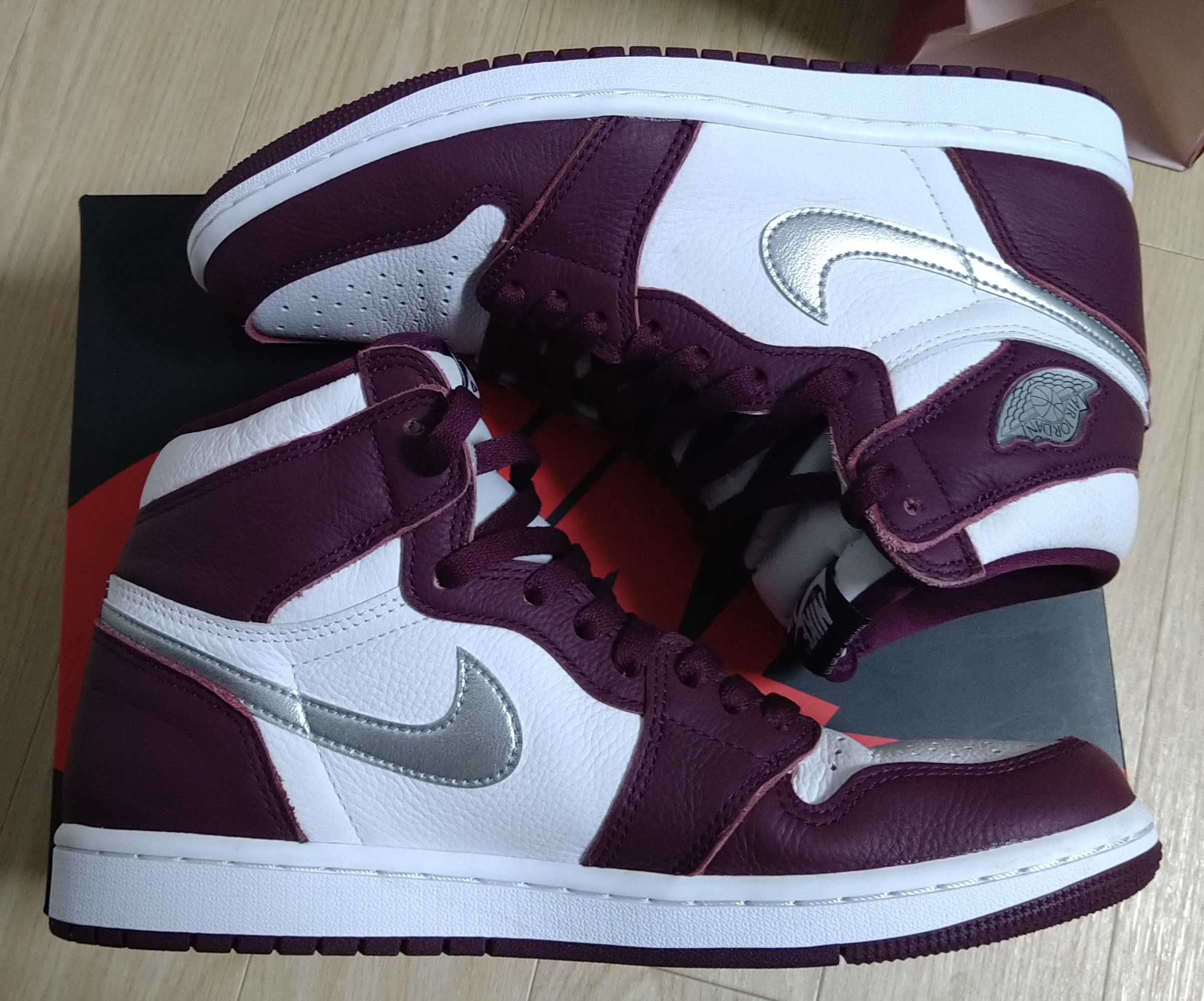 Nike Air Jordan 1 High OG "Bordeaux"