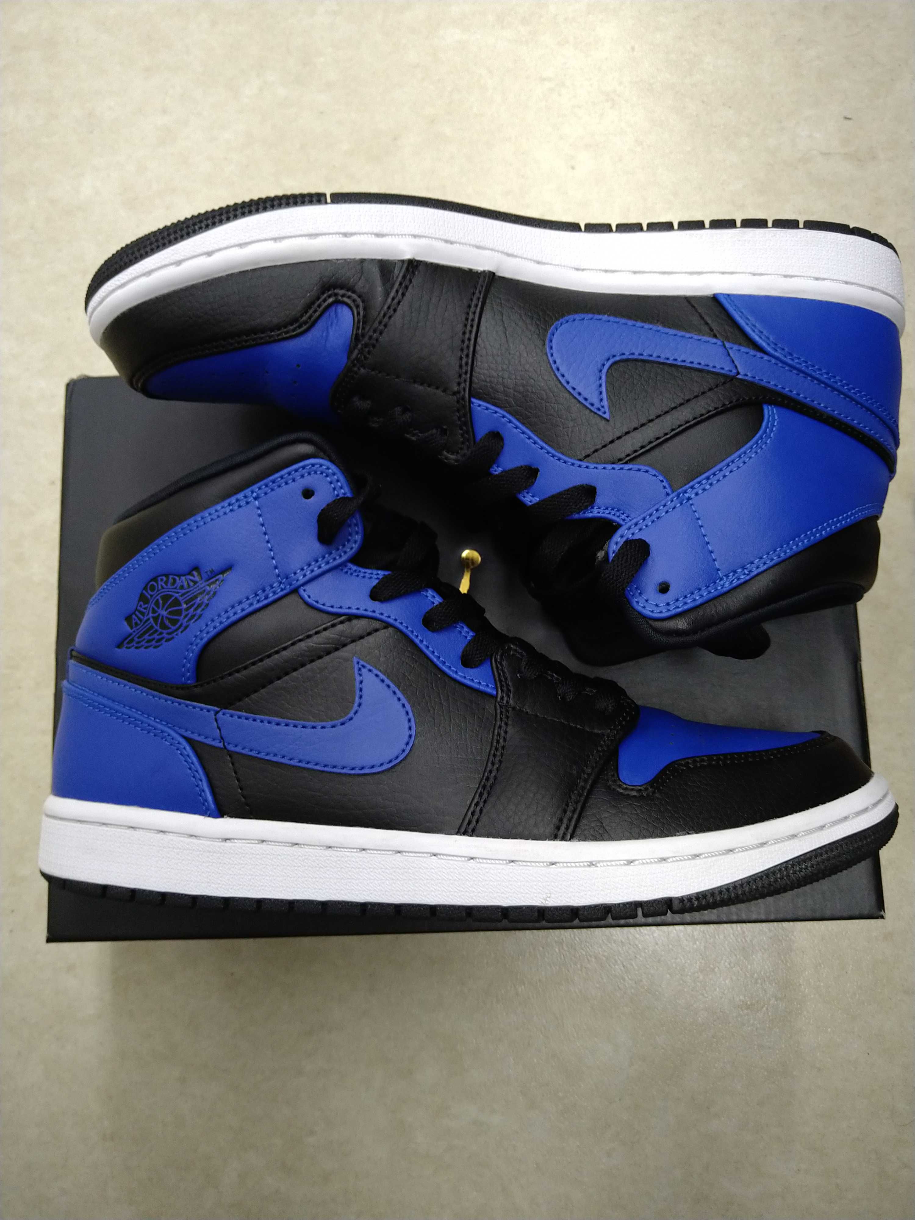 Nike Air Jordan 1 Mid "Hyper Royal"