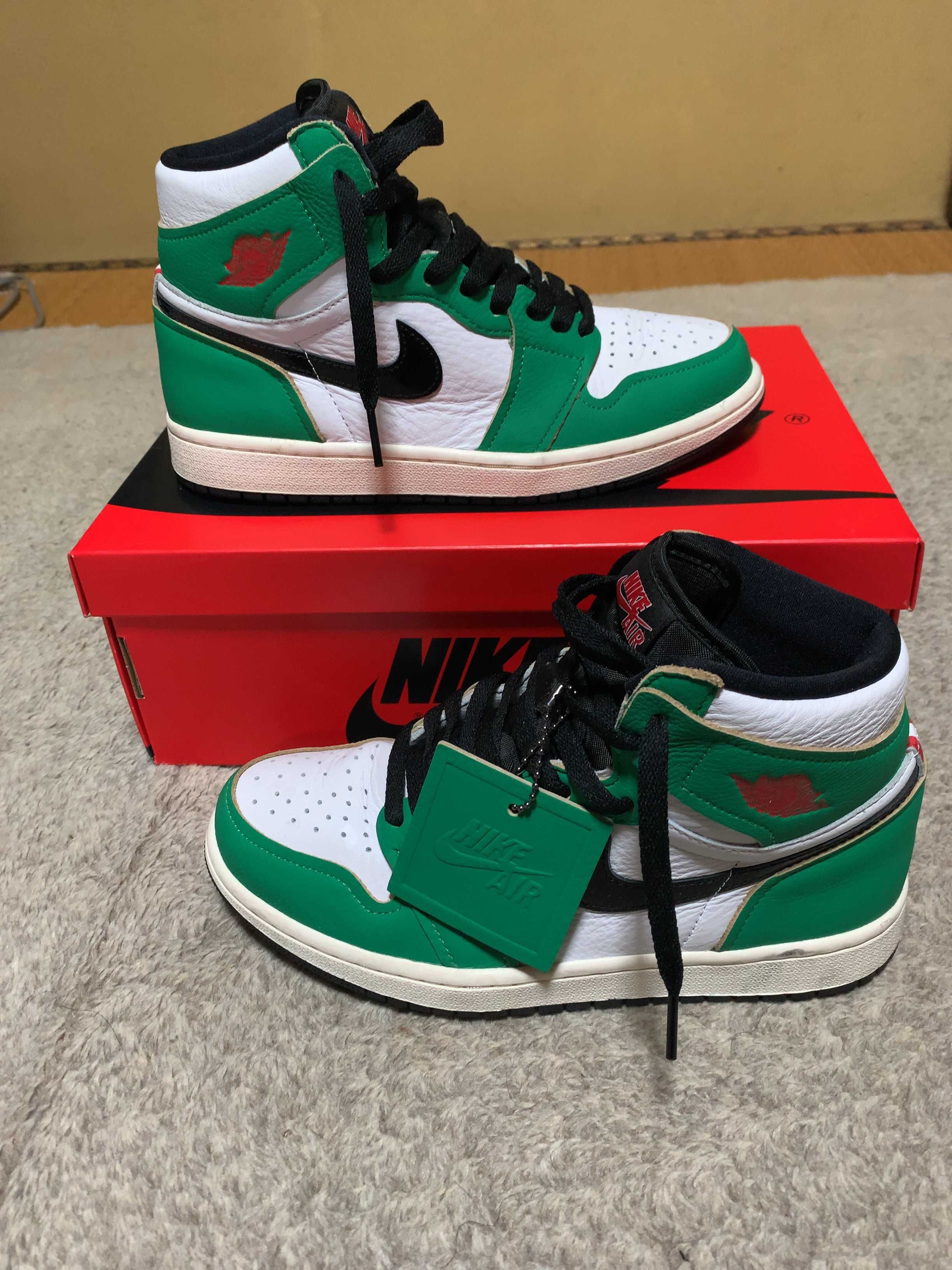 Nike Women's Air Jordan 1 High OG "Lucky Green/White-Sail-Black"   