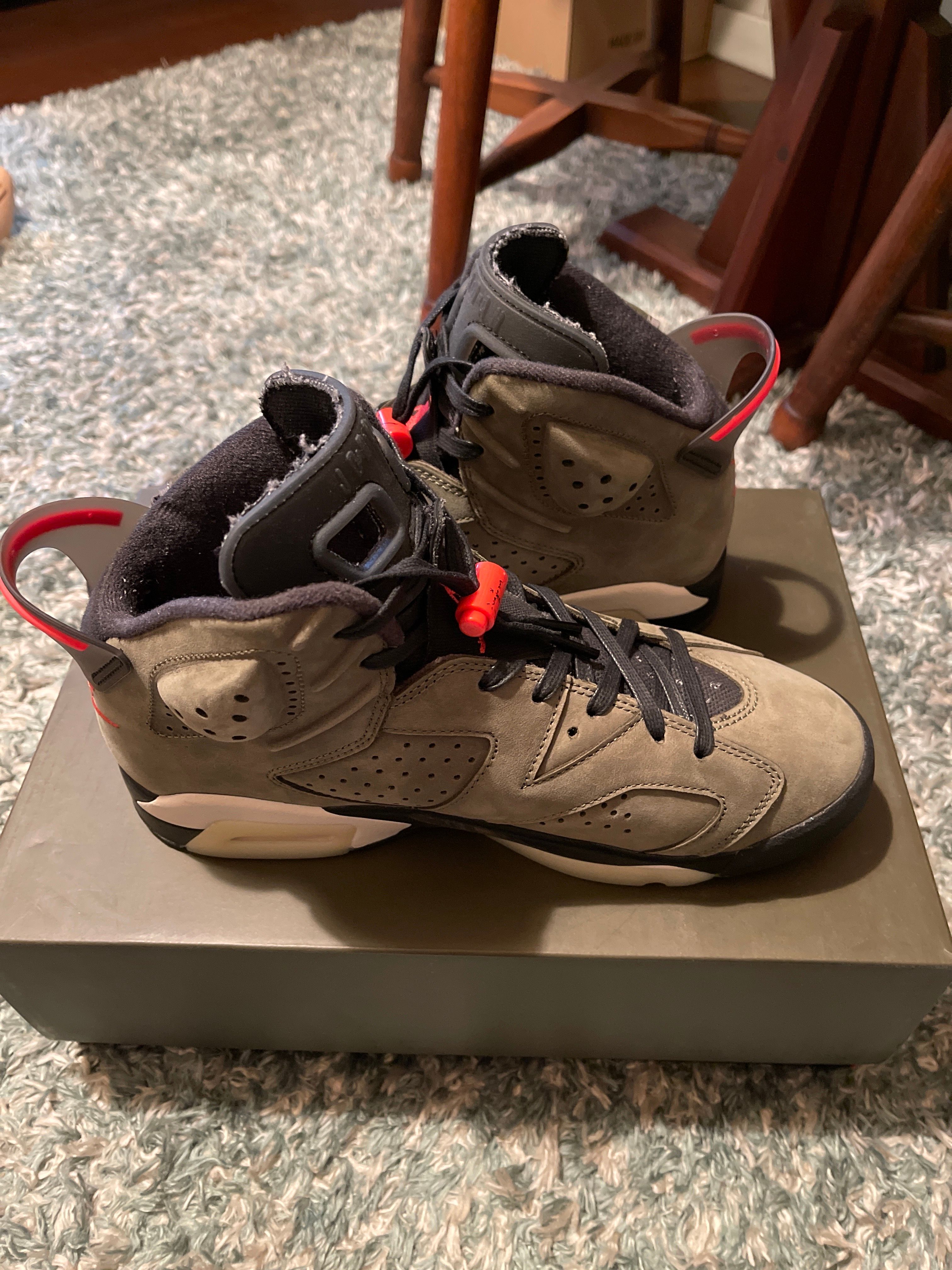 Travis Scott × Nike Air Jordan 6 Retro "Medium Olive"