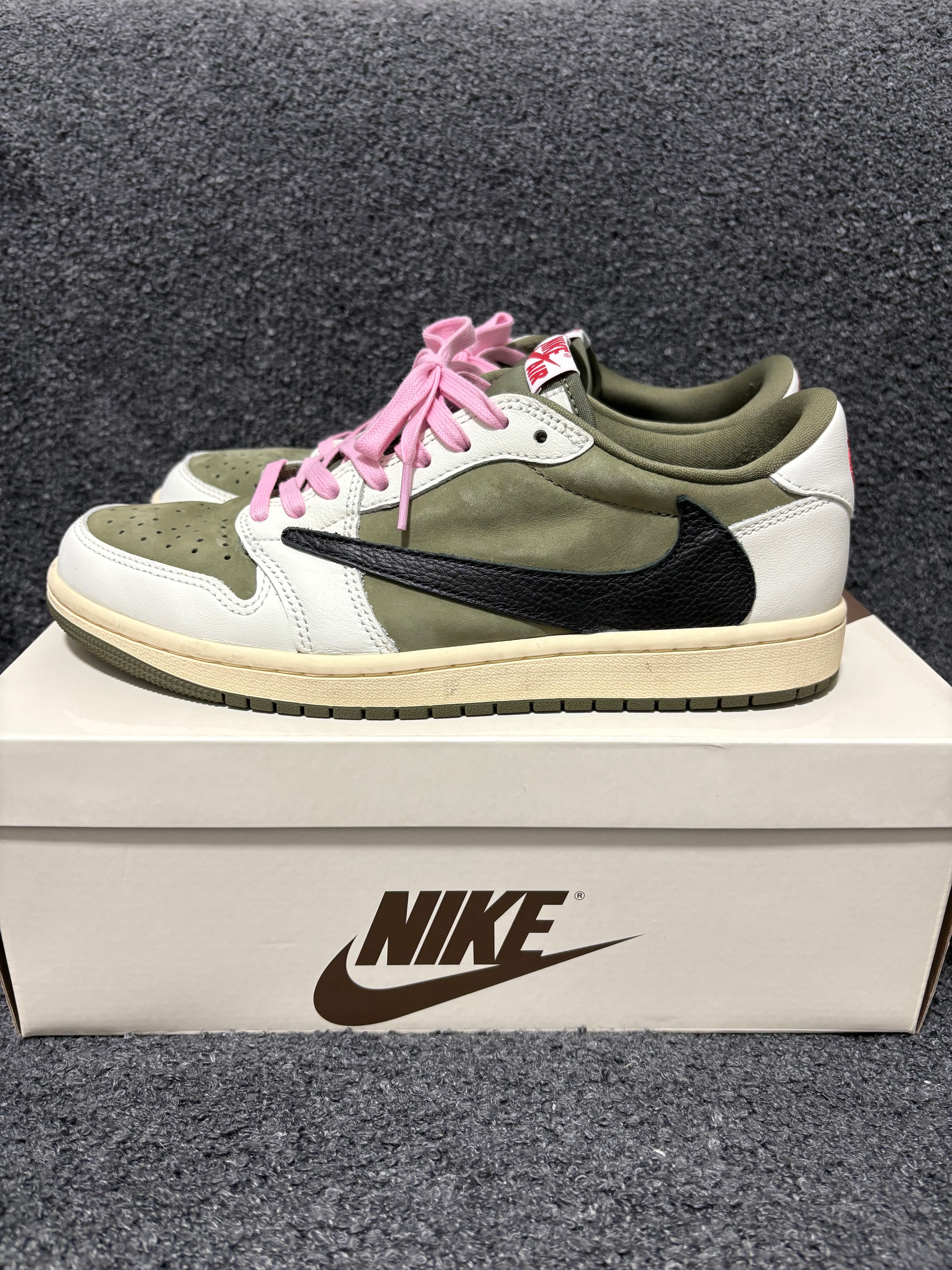 Travis Scott × Nike Air Jordan 1 Low OG SP "Reverse Olive"
