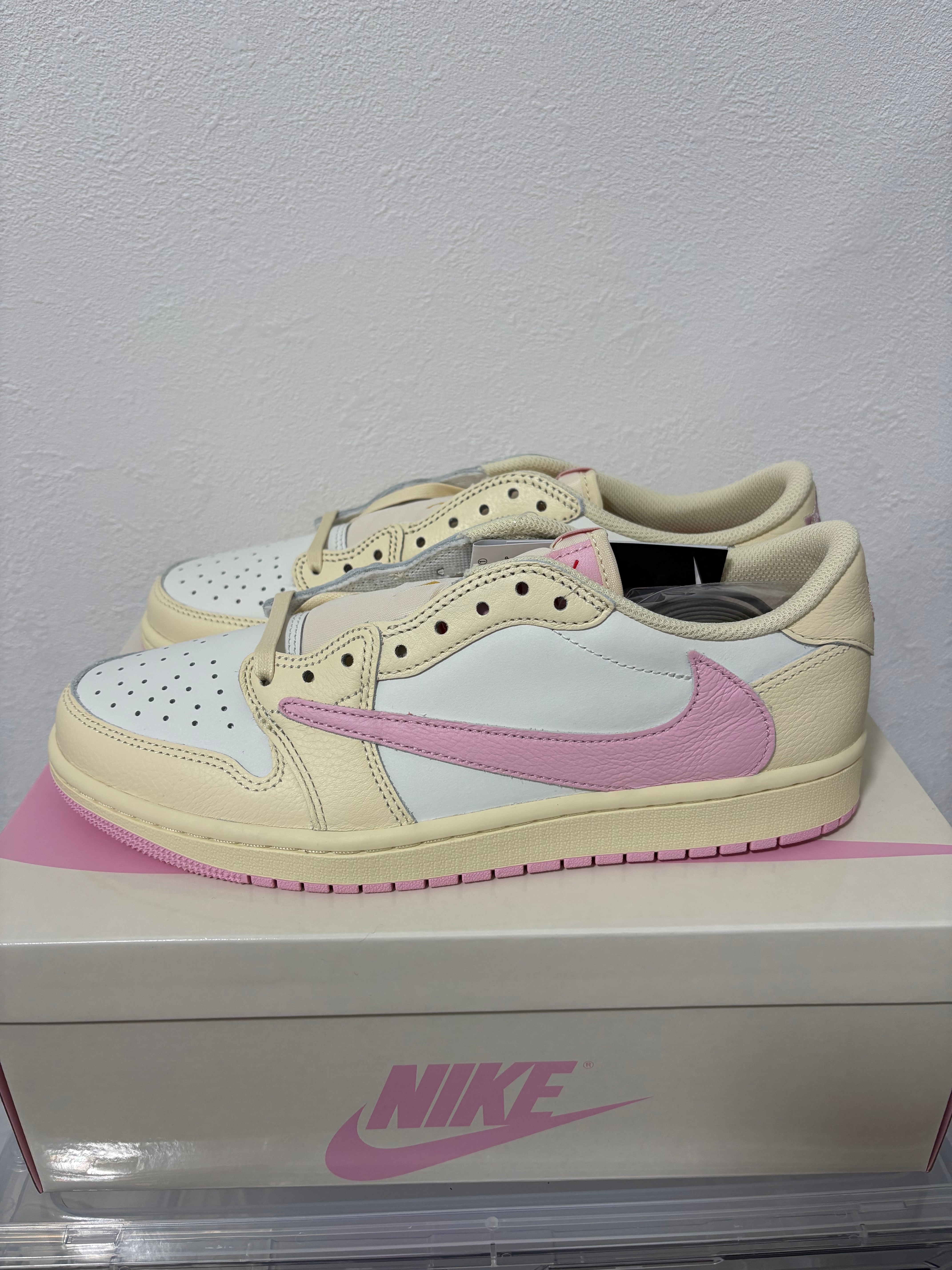 Travis Scott × Nike Air Jordan 1 Retro Low OG "Muslin/Shy Pink"