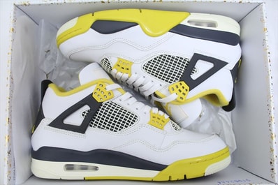 Nike Women's Air Jordan 4 Retro "Vivid Sulfur"